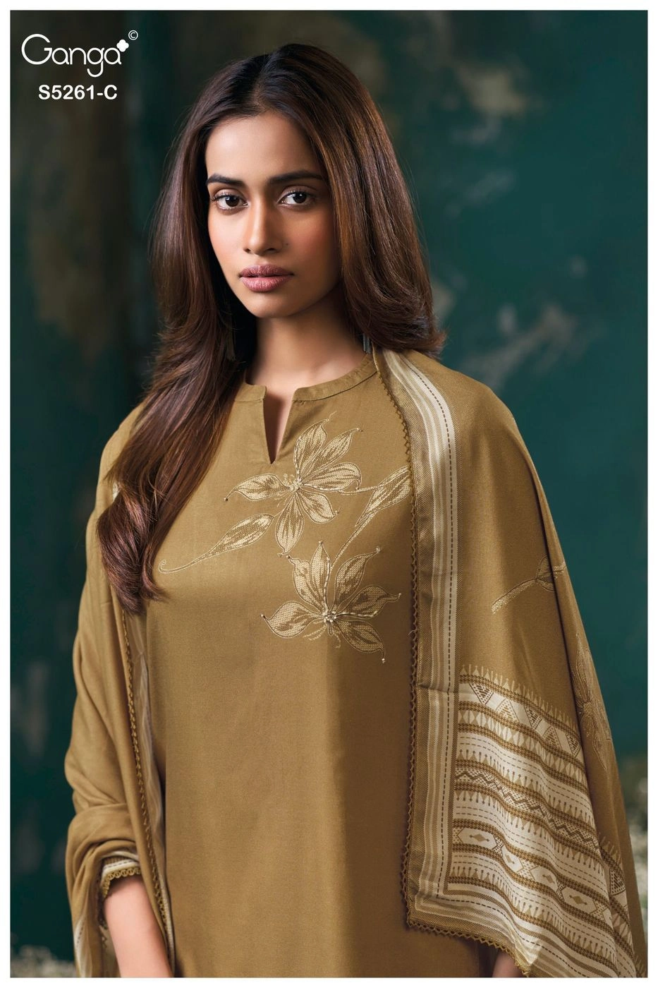 Ganga-Simisha
S5261(Rs.1675 per piece: total 4 piece) 1