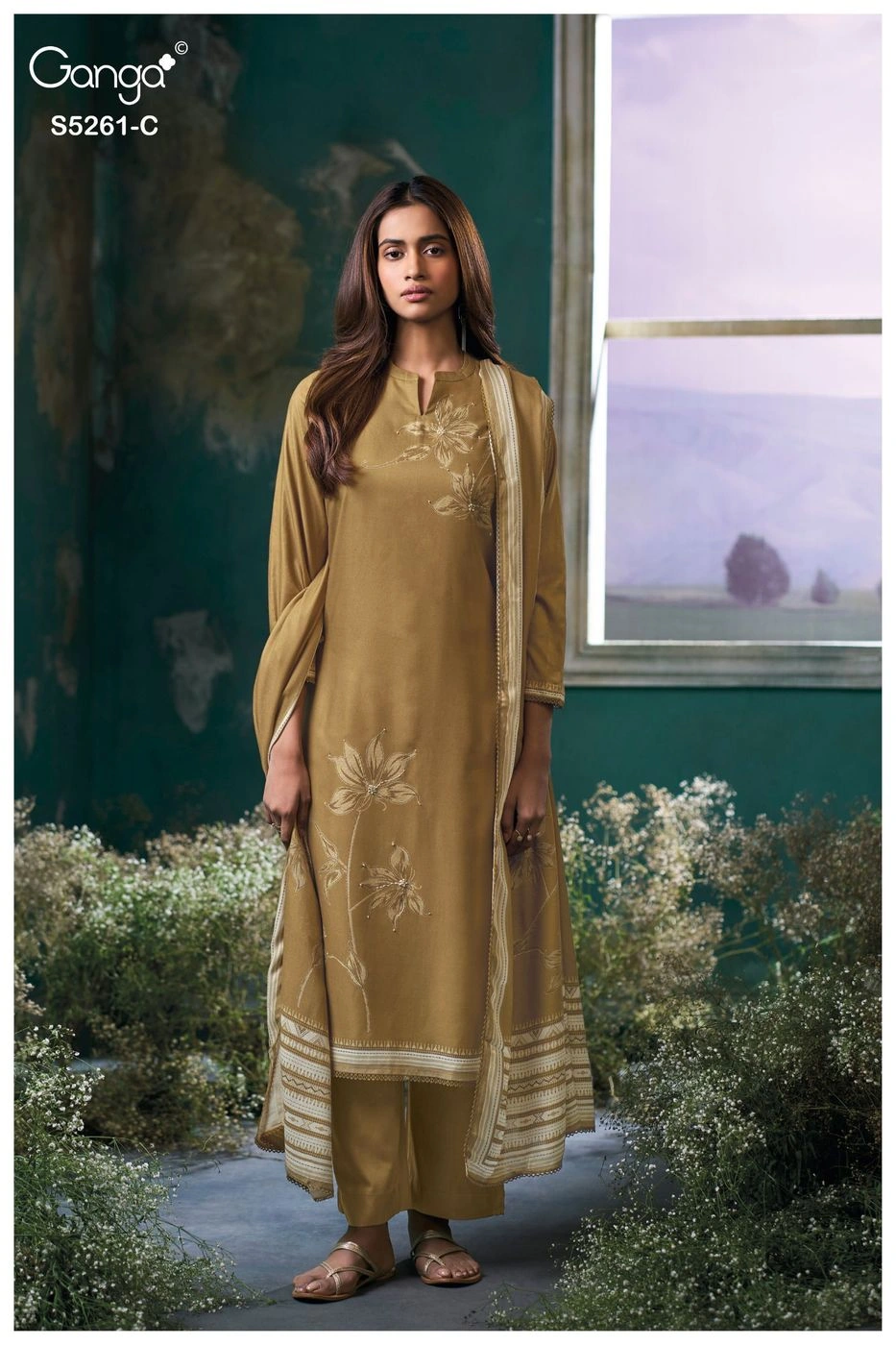 Ganga-Simisha
S5261(Rs.1675 per piece: total 4 piece) 2