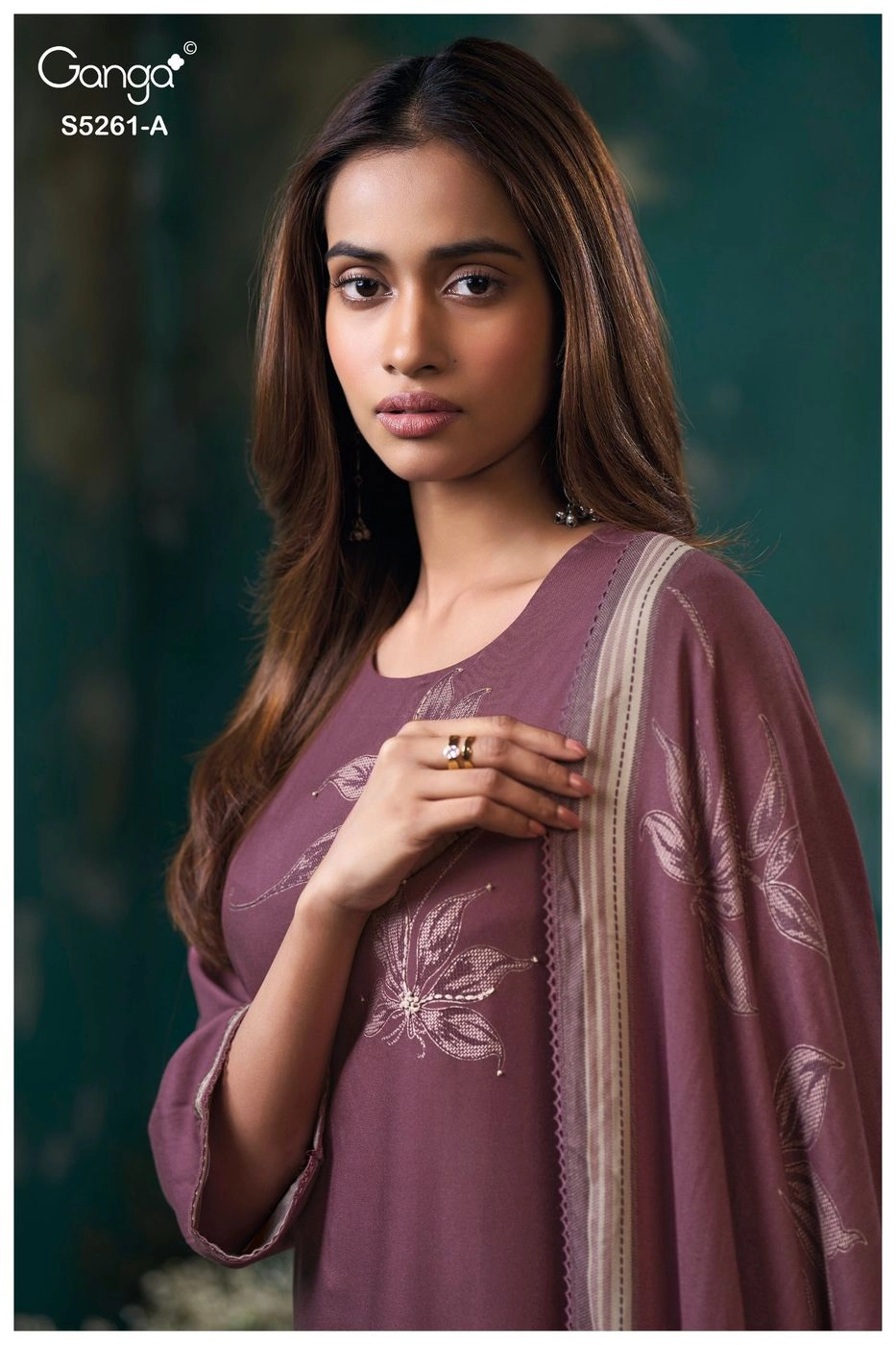 Ganga-Simisha
S5261(Rs.1675 per piece: total 4 piece) 5