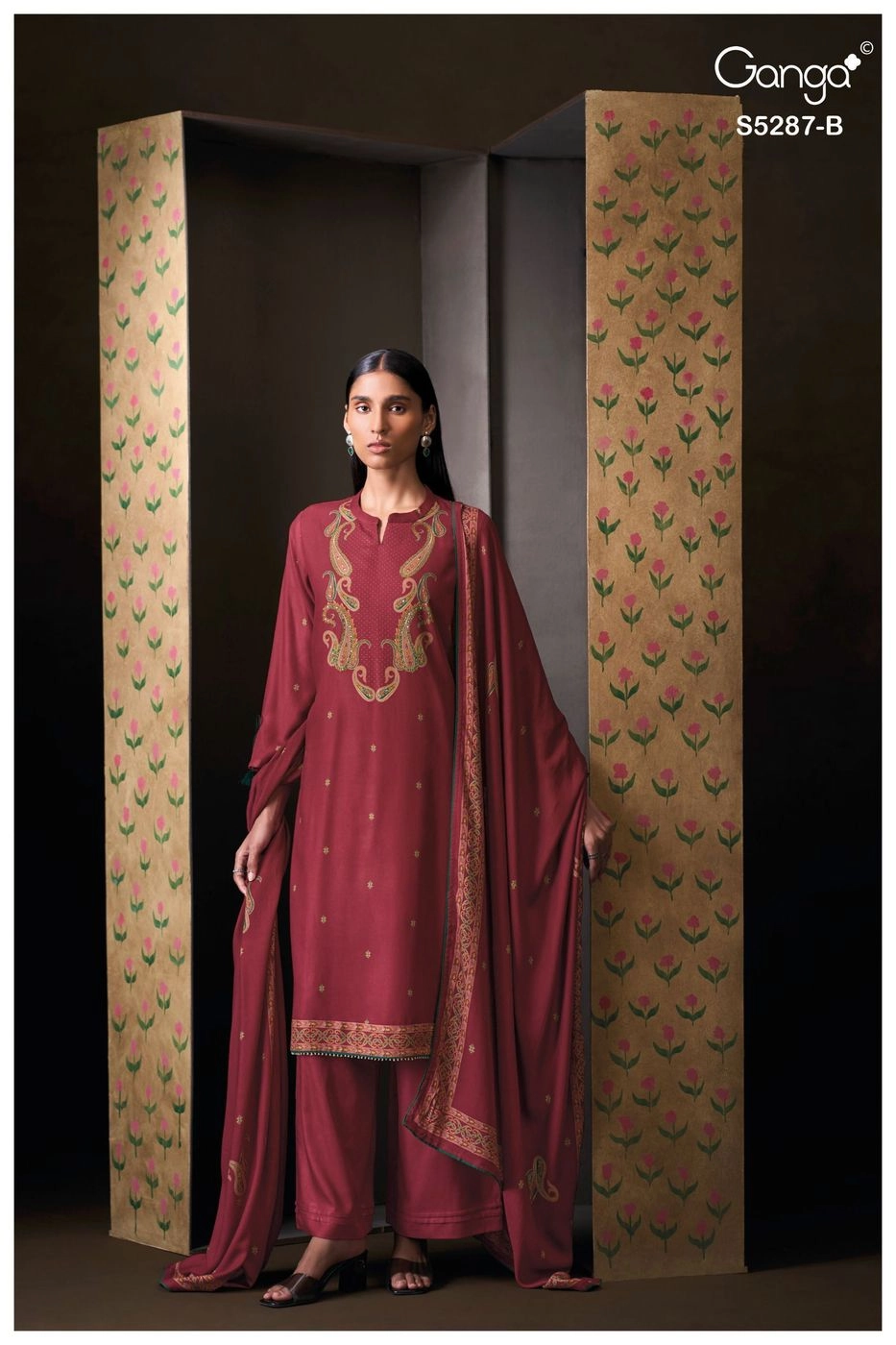 Ganga-Haelia
S5287(Rs.1675 per piece: total 4 piece) 2