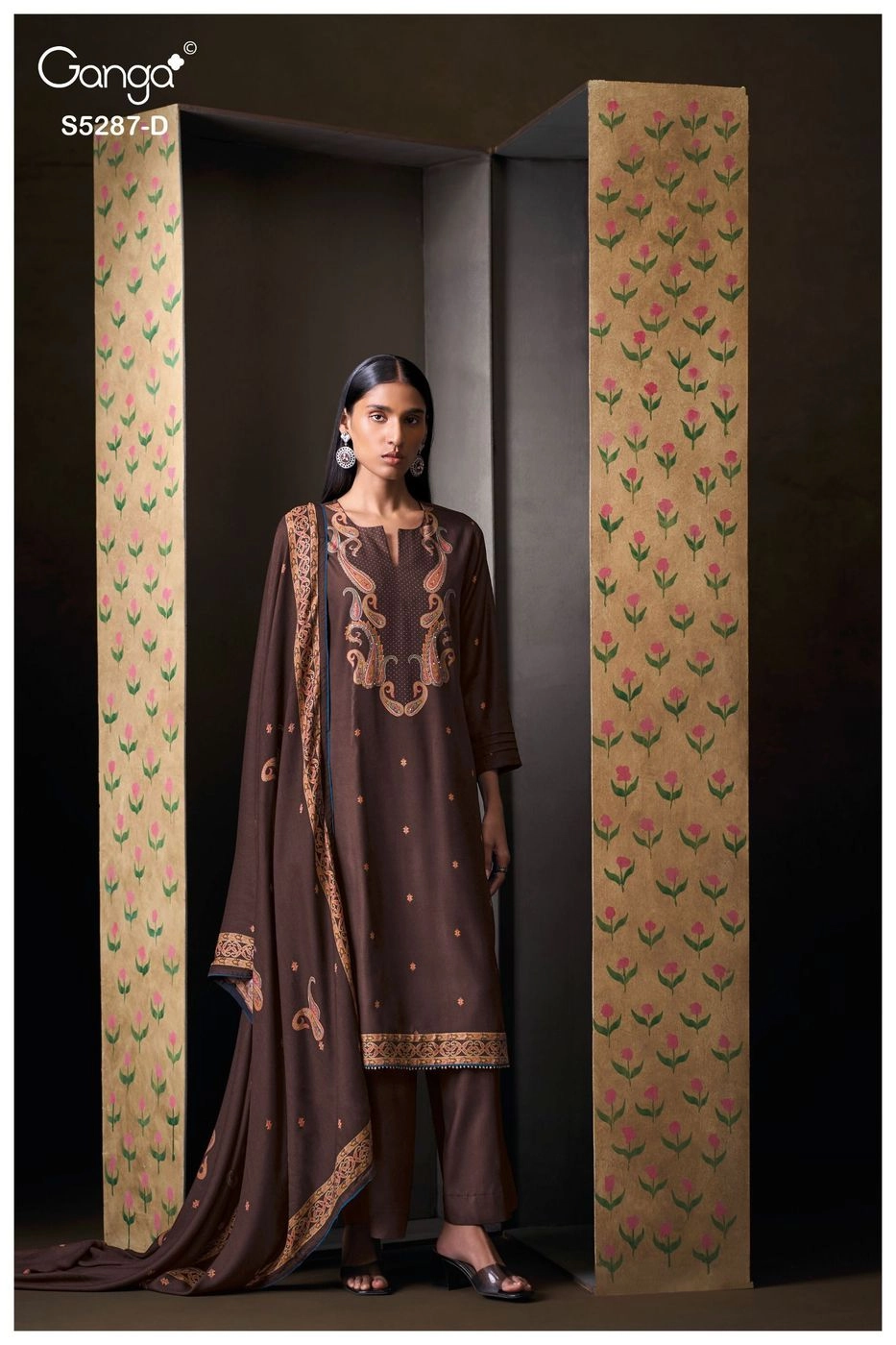 Ganga-Haelia
S5287(Rs.1675 per piece: total 4 piece) 4