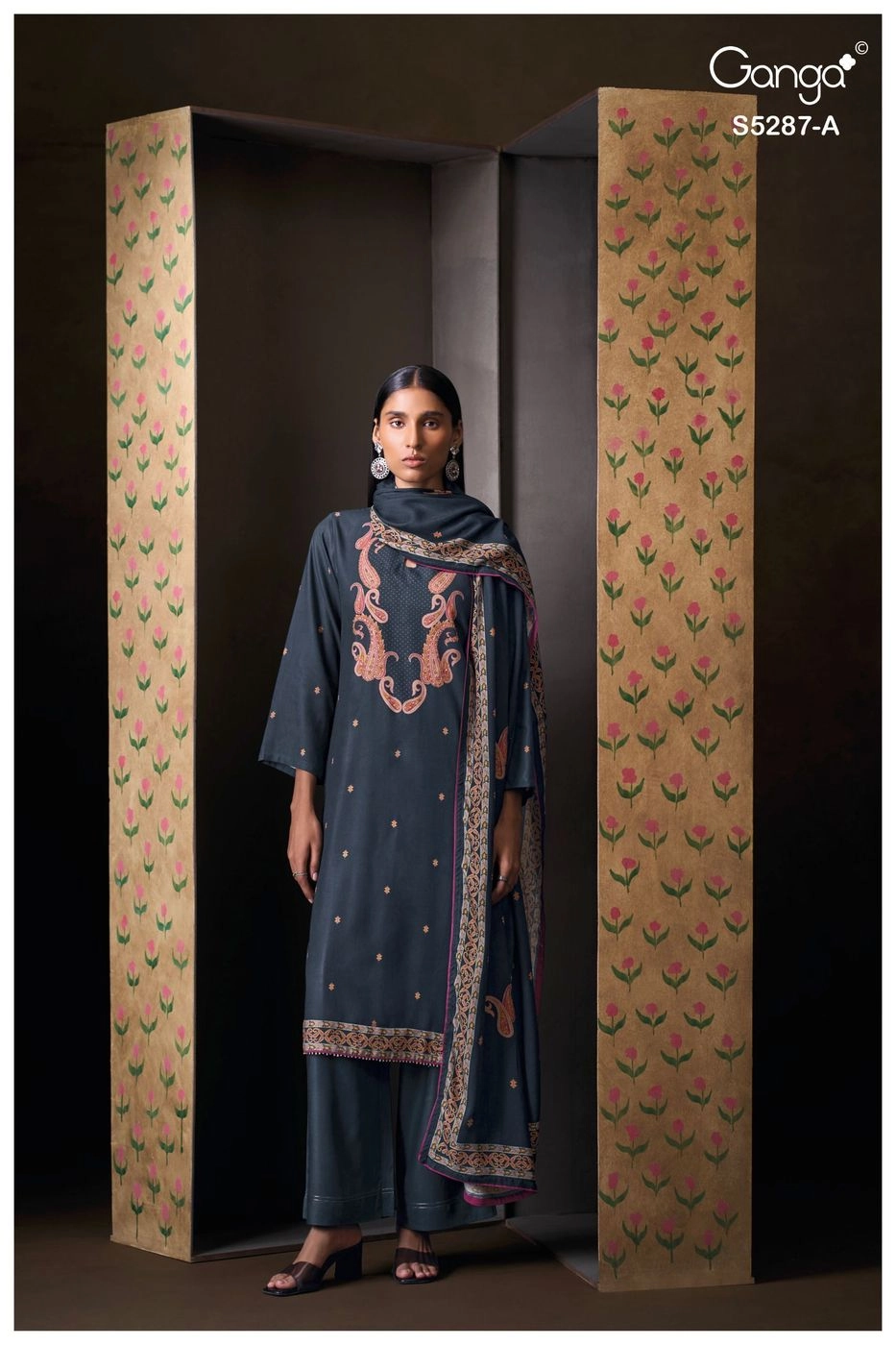 Ganga-Haelia
S5287(Rs.1675 per piece: total 4 piece) 6