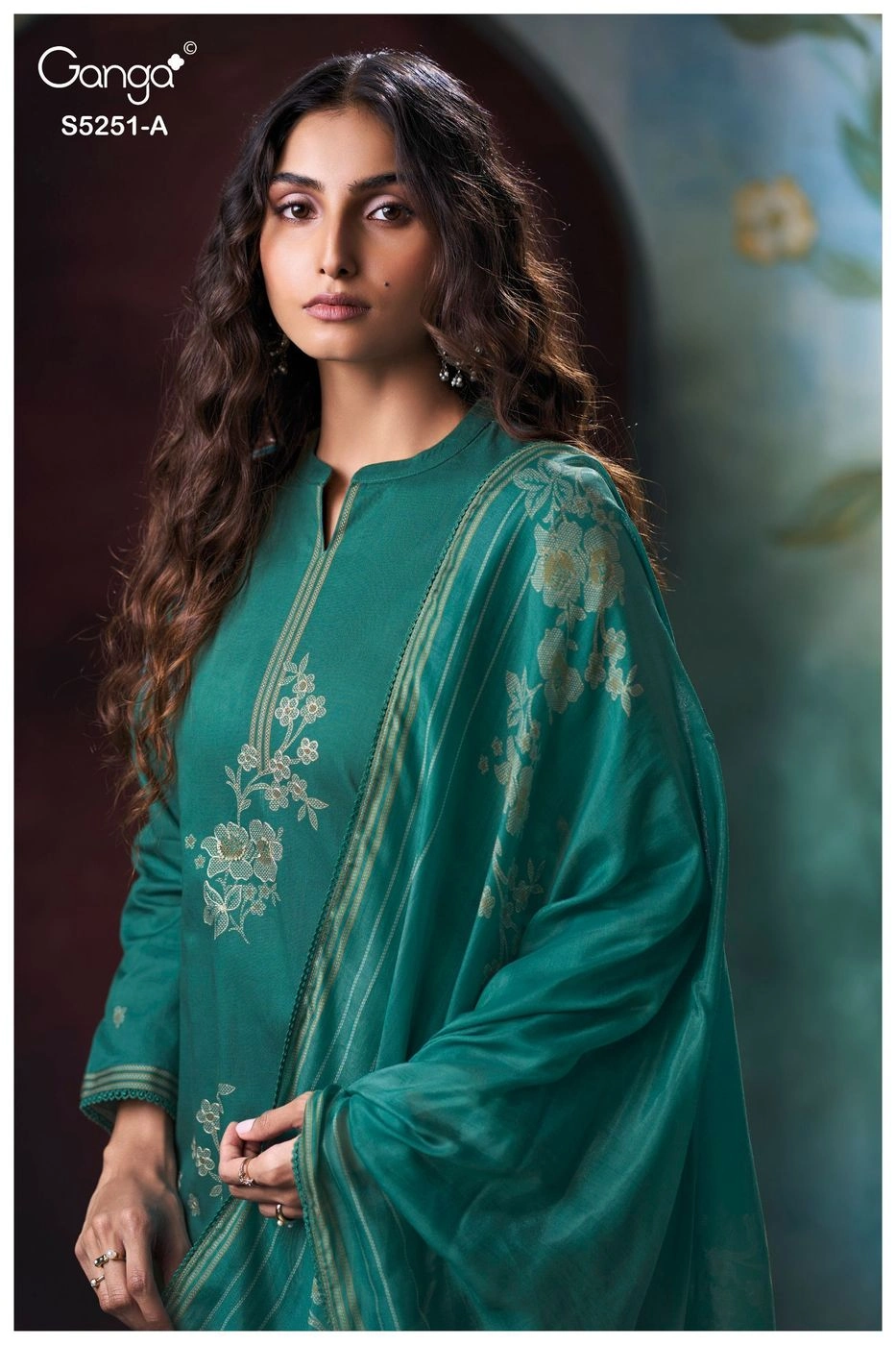 Ganga-Jeshika
S5251(Rs.1930 per piece: total 4 piece) 3