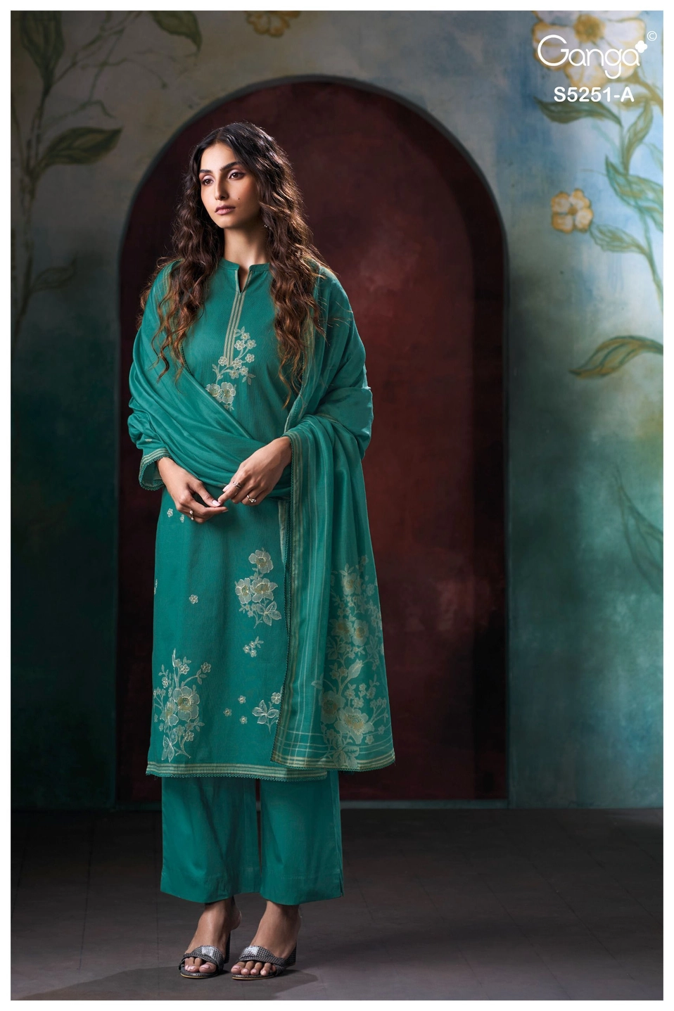 Ganga-Jeshika
S5251(Rs.1930 per piece: total 4 piece) 4