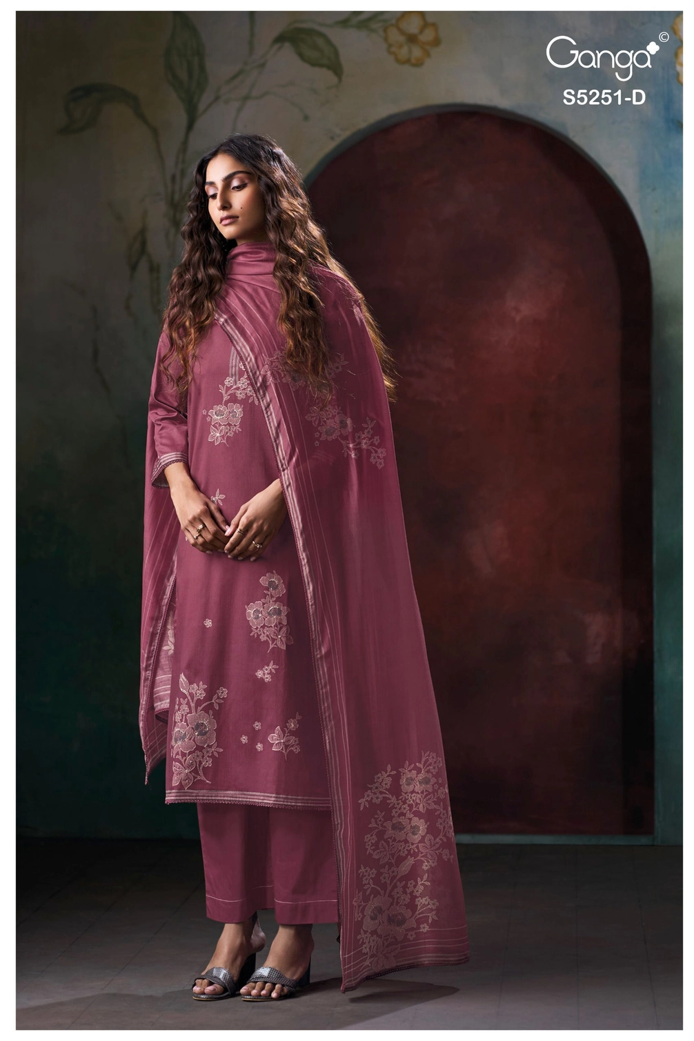 Ganga-Jeshika
S5251(Rs.1930 per piece: total 4 piece) 7