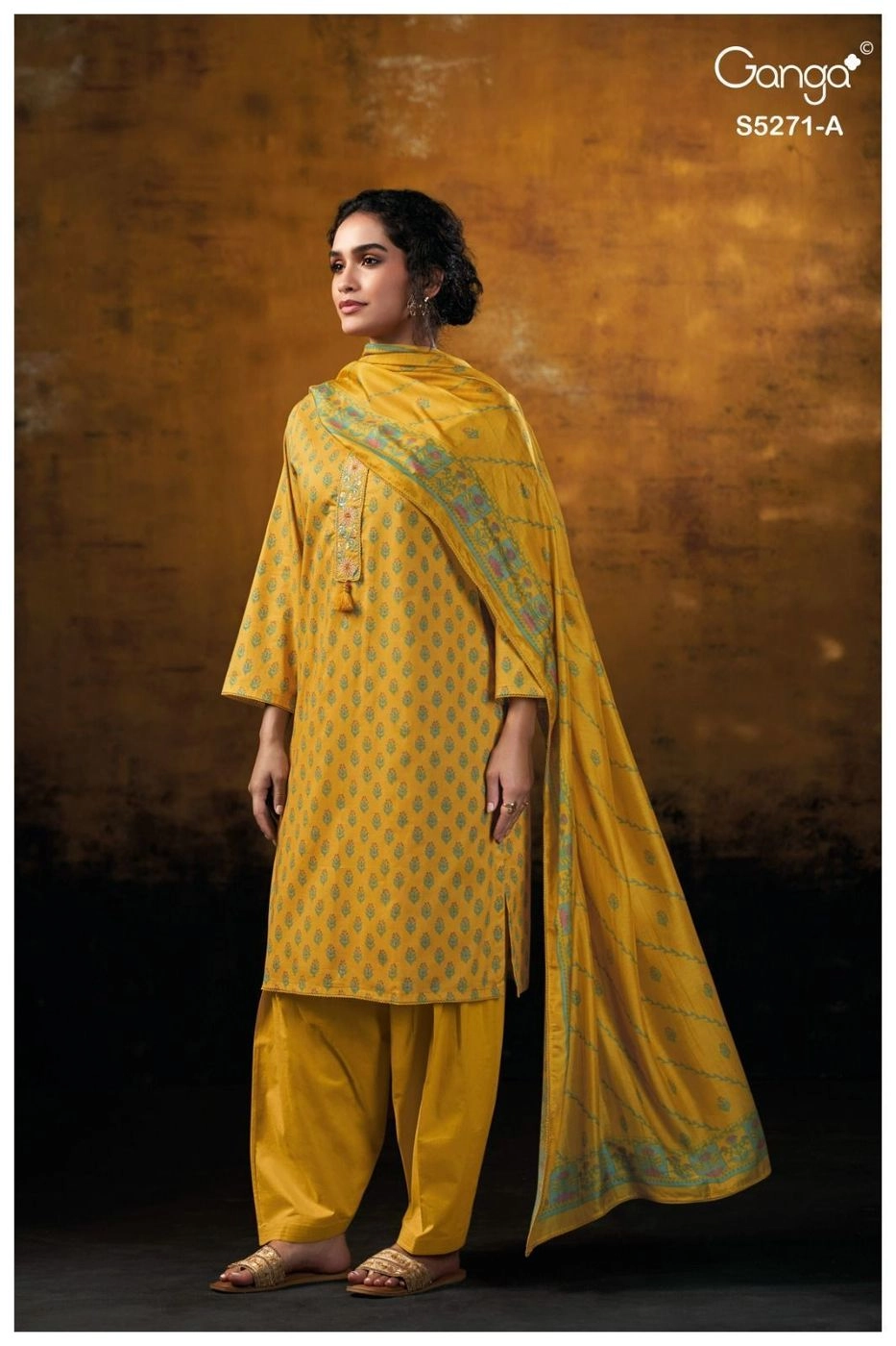 Ganga-Ursula
S5271(Rs.1825 per piece: total 4 piece) 2