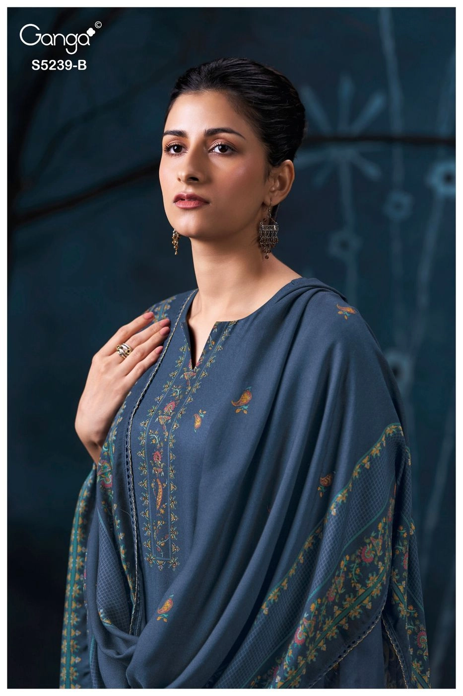 Ganga-Naysha
S5239(Rs.1675 per piece: total 4 piece) 1