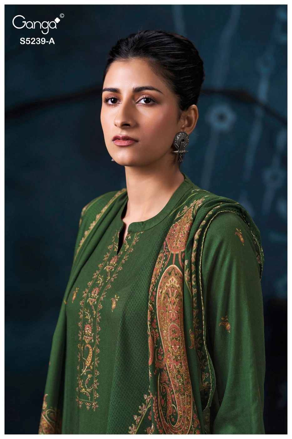 Ganga-Naysha
S5239(Rs.1675 per piece: total 4 piece) 3
