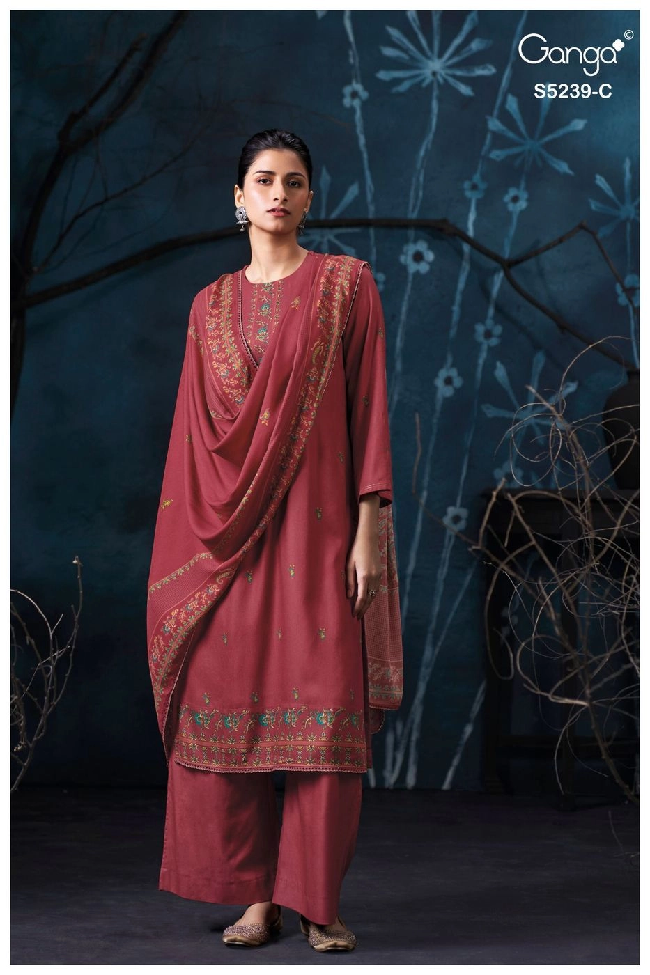 Ganga-Naysha
S5239(Rs.1675 per piece: total 4 piece) 9