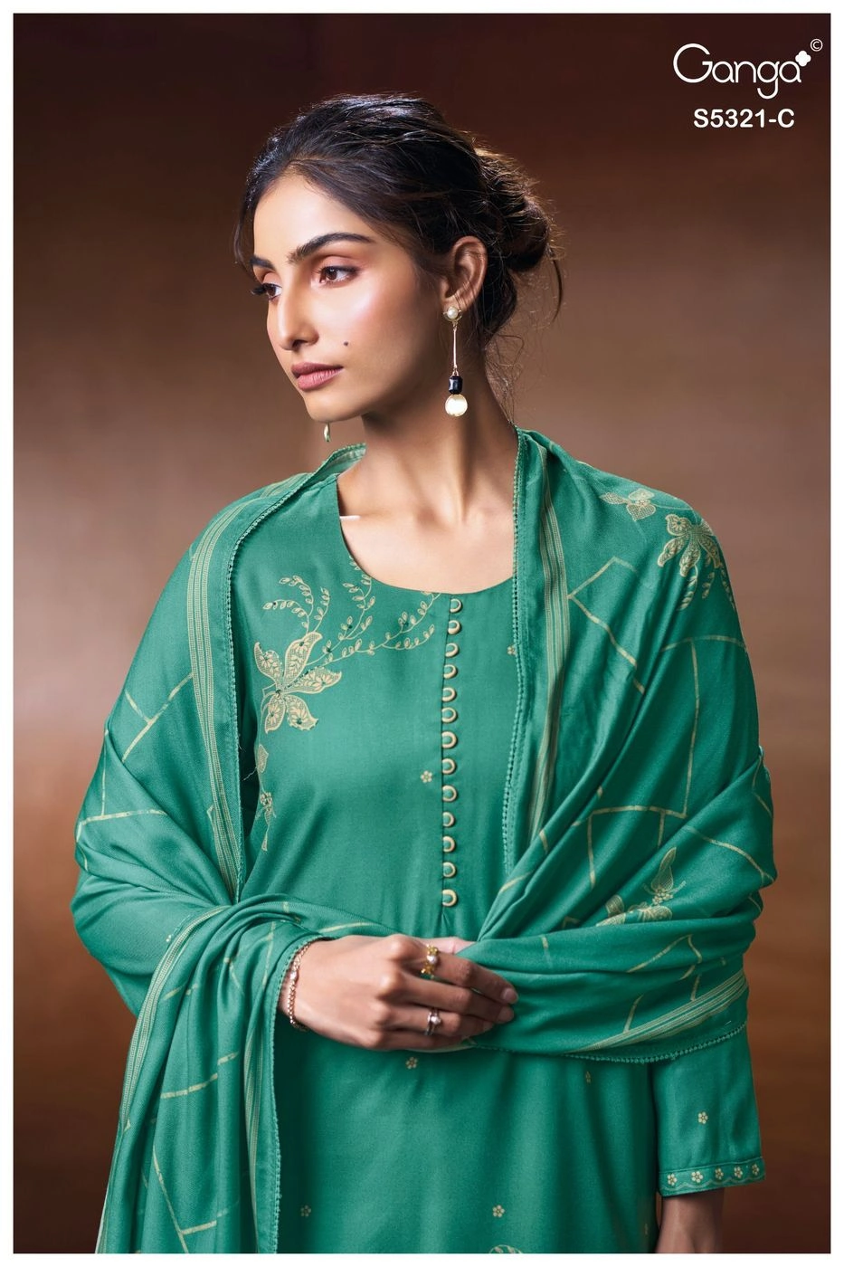 Ganga-Fionel
S5321(Rs.1695 per piece: total 4 piece) 2