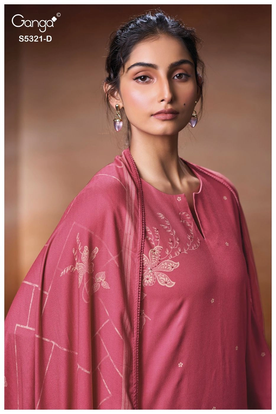 Ganga-Fionel
S5321(Rs.1695 per piece: total 4 piece) 4