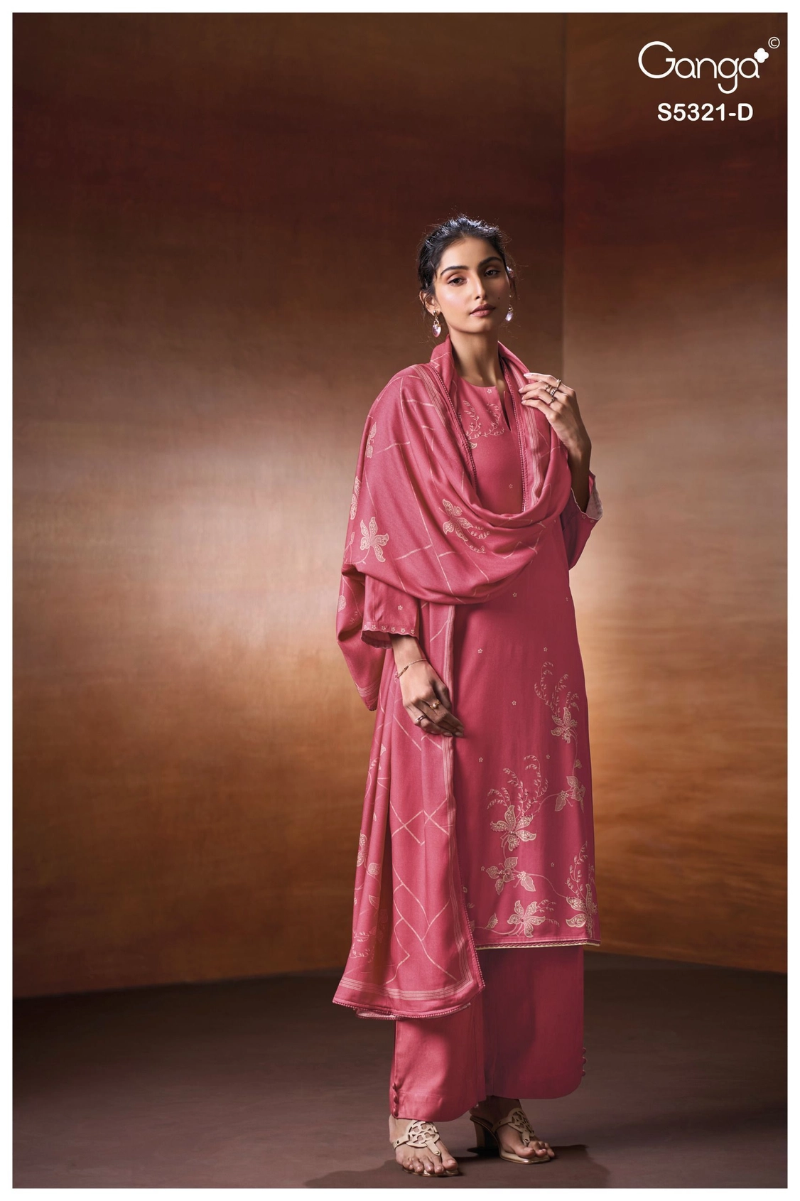 Ganga-Fionel
S5321(Rs.1695 per piece: total 4 piece) 5