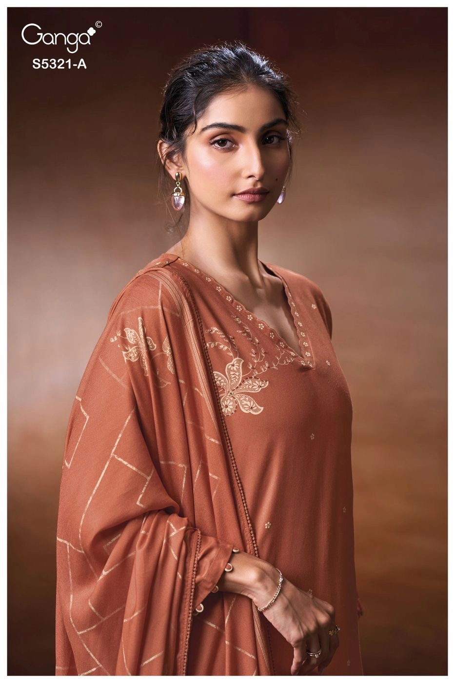 Ganga-Fionel
S5321(Rs.1695 per piece: total 4 piece) 6