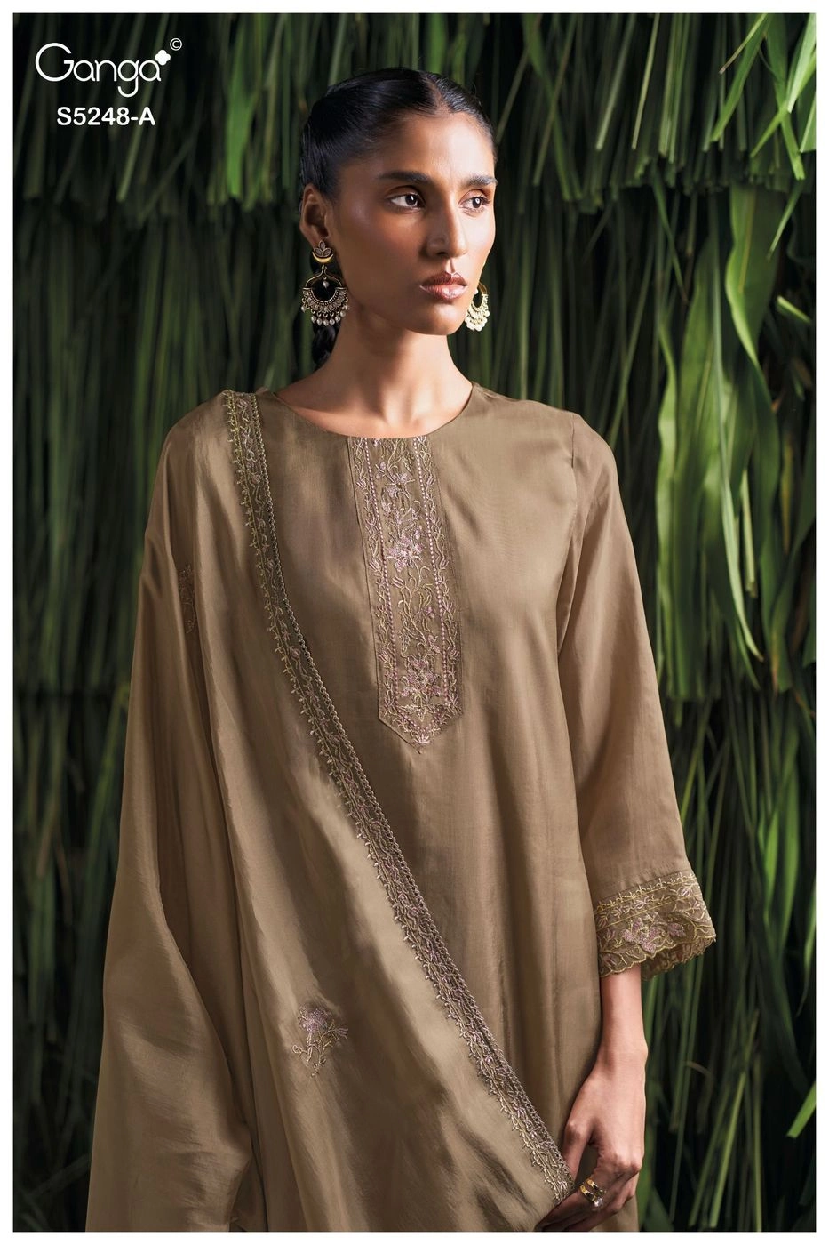 Ganga-Dazell
S5248(Rs.2765 per piece: total 2 piece) 4