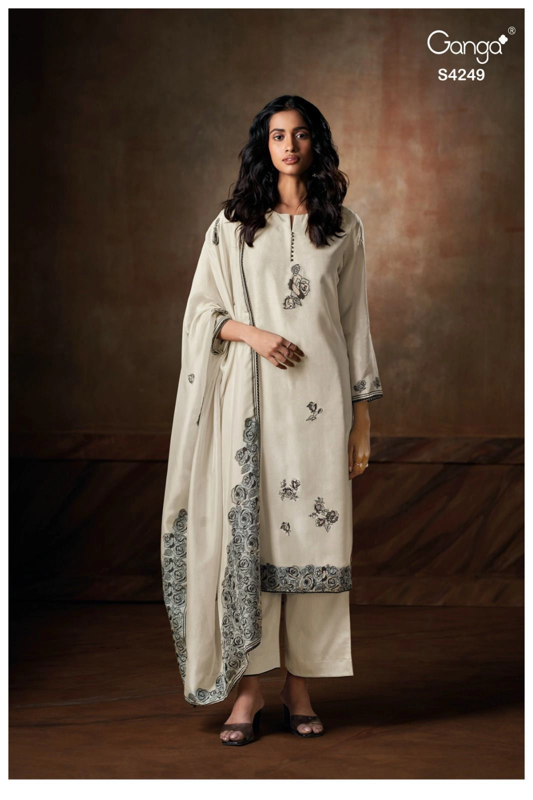 Ganga-Leira S4249(Rs.2050 per piece:total 1 piece) 4