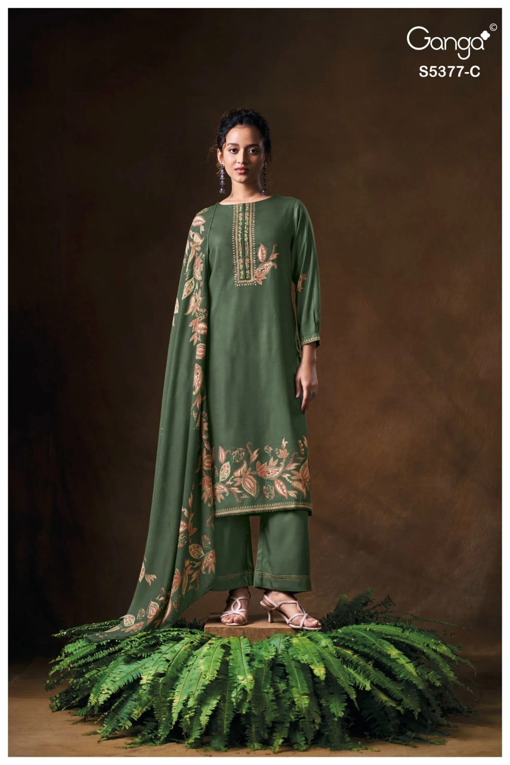 Ganga-Eloisna
S5377(Rs.1695 per piece: total 4 piece) 3