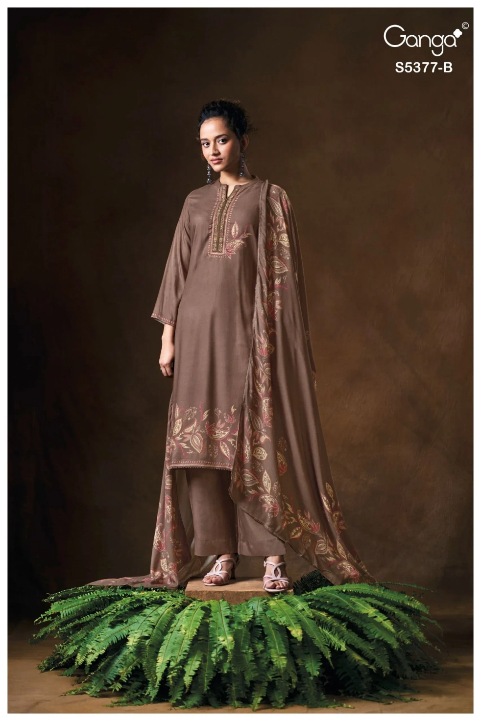 Ganga-Eloisna
S5377(Rs.1695 per piece: total 4 piece) 7