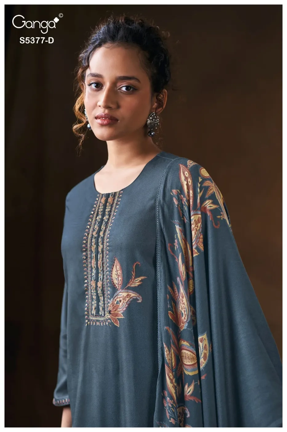 Ganga-Eloisna
S5377(Rs.1695 per piece: total 4 piece) 8
