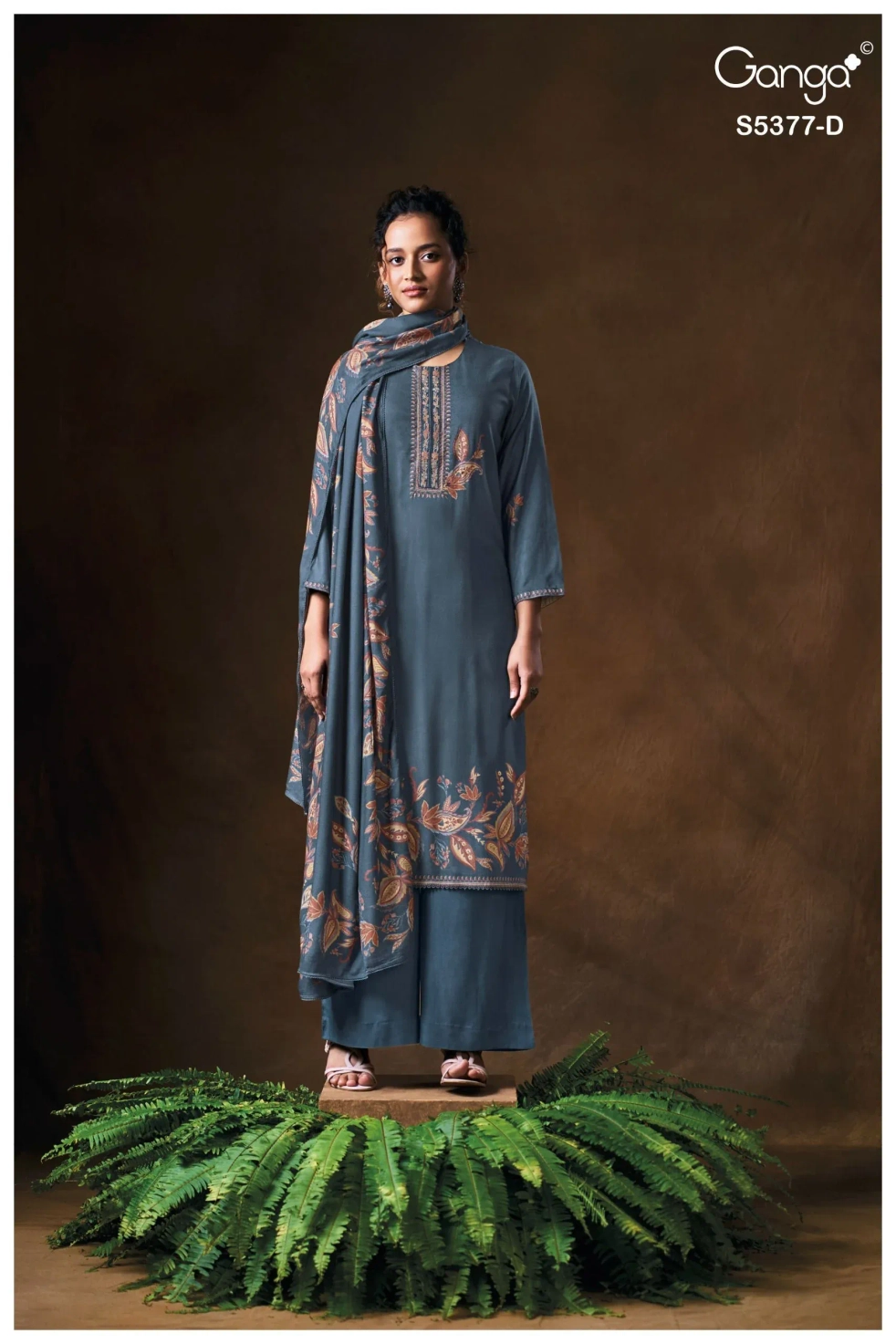 Ganga-Eloisna
S5377(Rs.1695 per piece: total 4 piece) 9