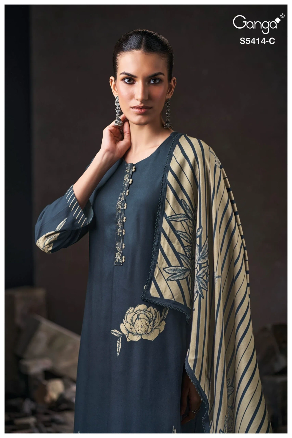 Ganga-Zenaida
S5414(Rs.1695 per piece: total 4 piece) 1