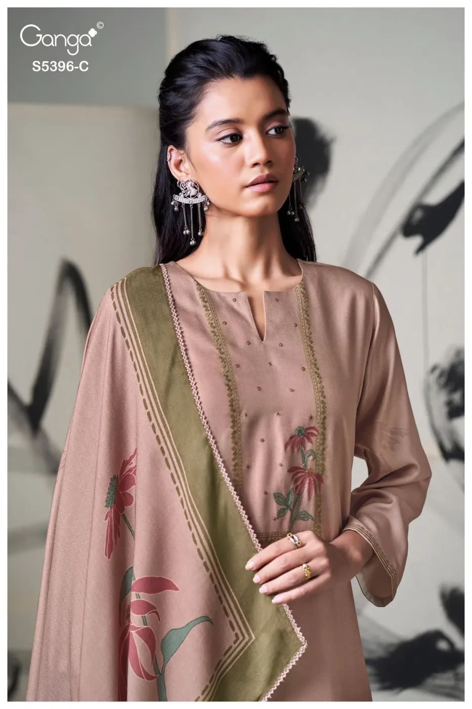 Ganga-Celena
S5396(Rs.1675 per piece : total 4 piece) 5