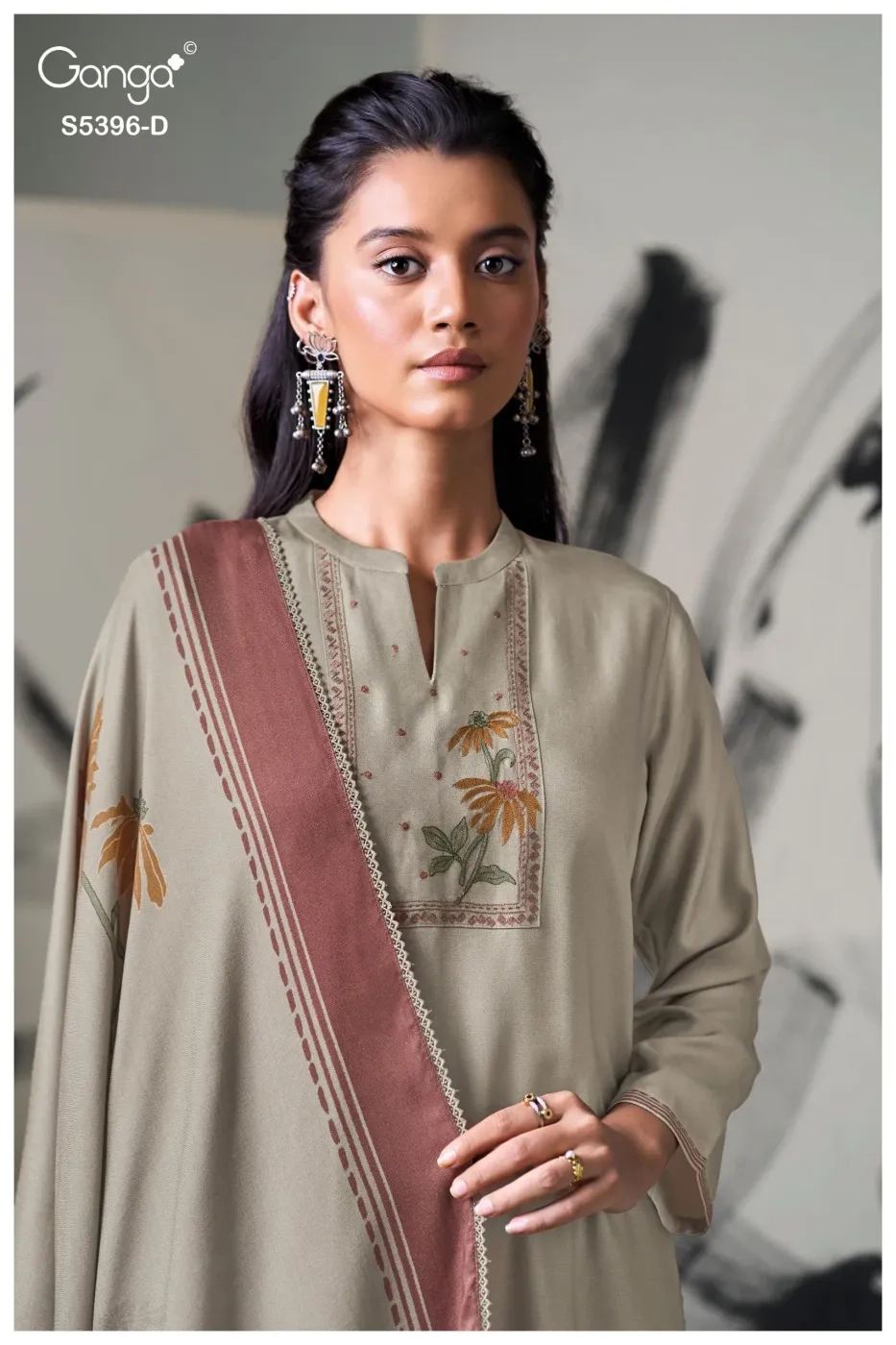 Ganga-Celena
S5396(Rs.1675 per piece : total 4 piece) 7