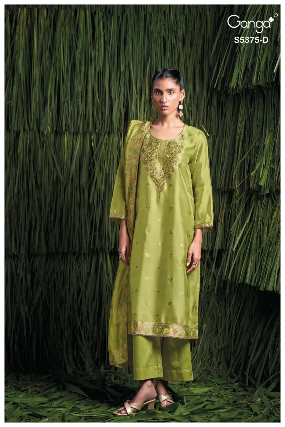 Ganga-Ruvana
S5375(Rs.2280 per piece: total 4 piece) 4