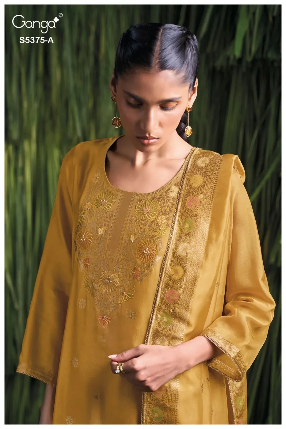 Ganga-Ruvana
S5375(Rs.2280 per piece: total 4 piece) 9