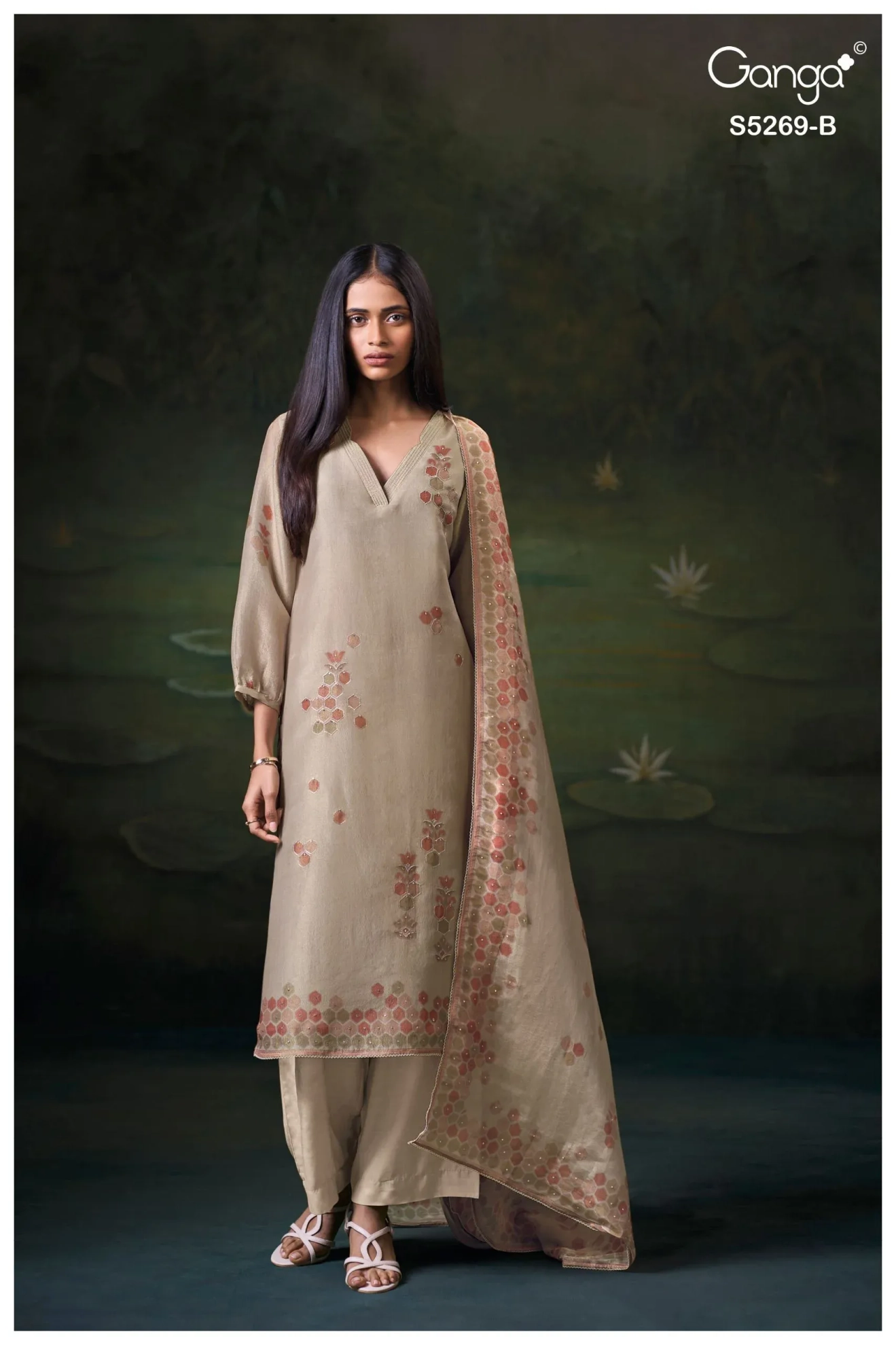 Ganga-Greyasa
S5269(Rs.2490 per piece: total 2 piece) 4