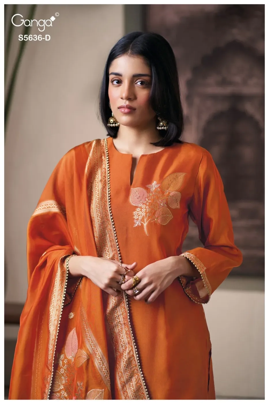 Ganga-Ankita
S5636(Rs.2280 per piece: total 4 piece) 1