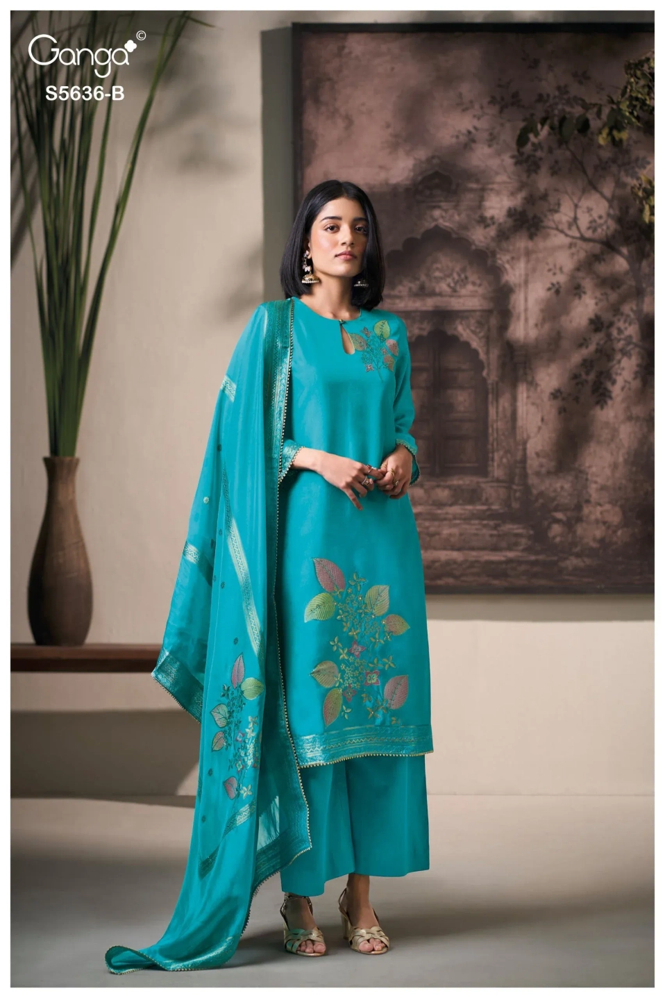 Ganga-Ankita
S5636(Rs.2280 per piece: total 4 piece) 4