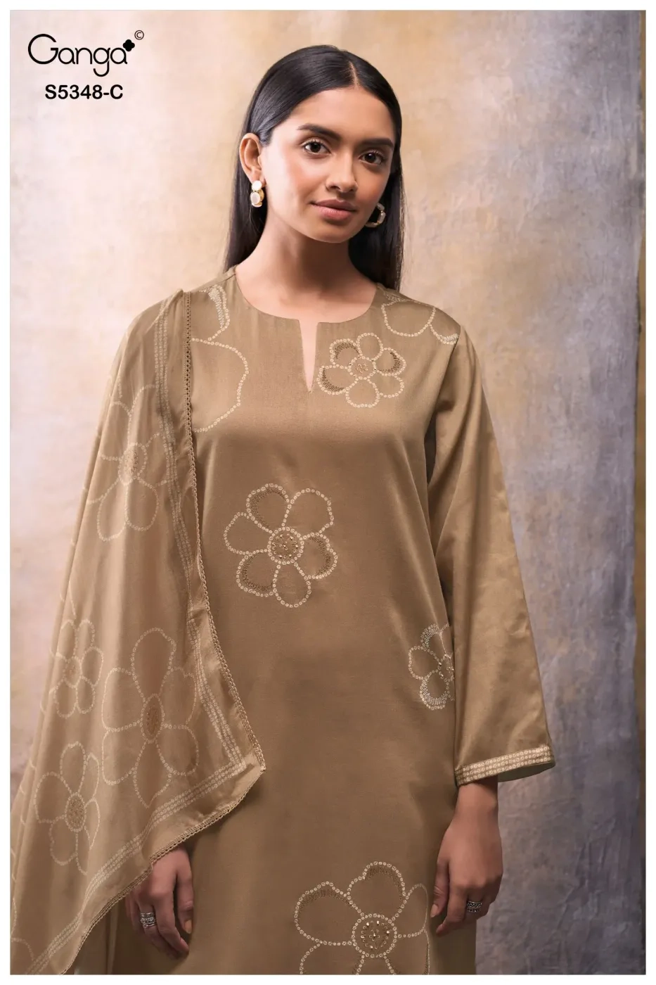 Ganga-Sandrine
S5348(Rs.1760 per piece: total 4 piece) 4
