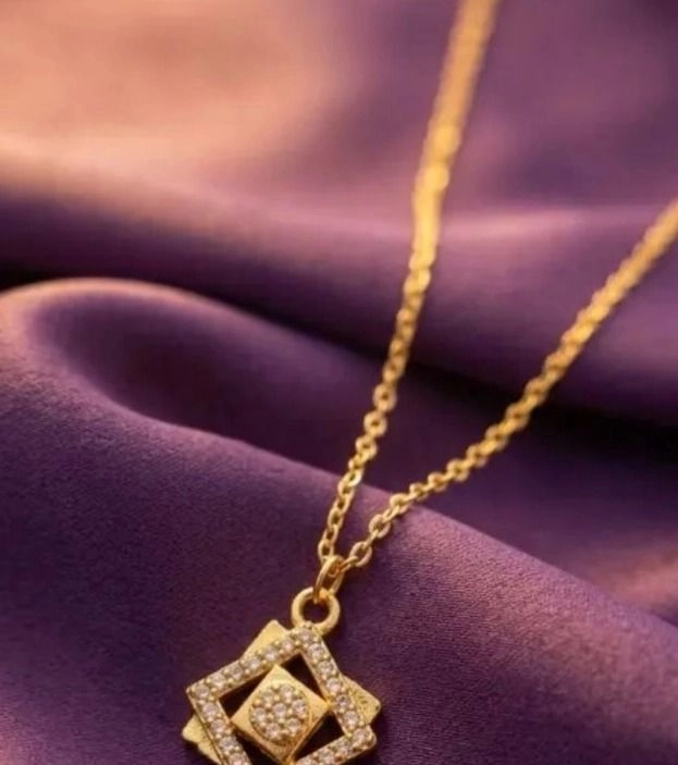 shimmering beutifull pack of 8 fancy necklaces forr girls and women