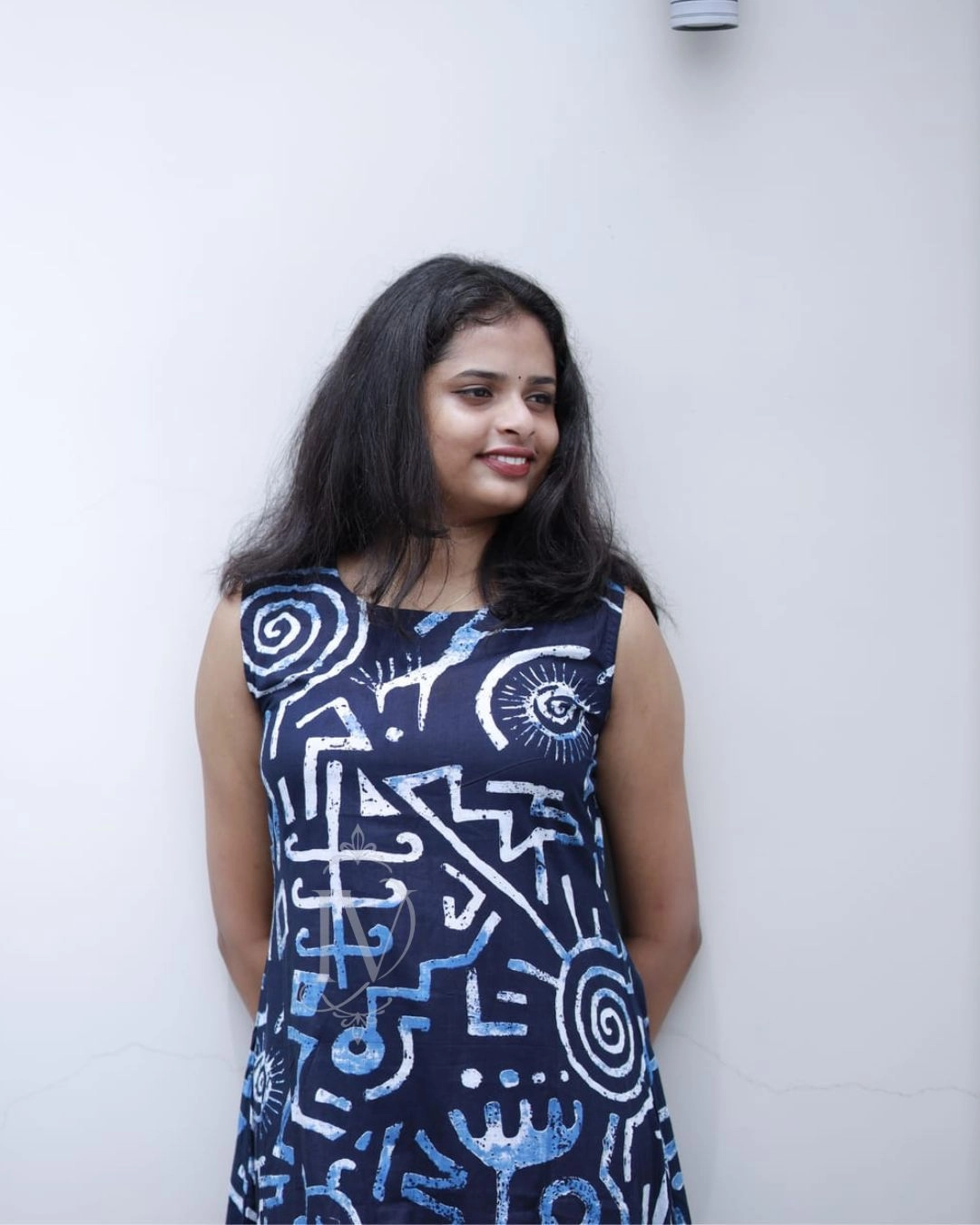 Timeless Elegant Indigo Print Dress 3