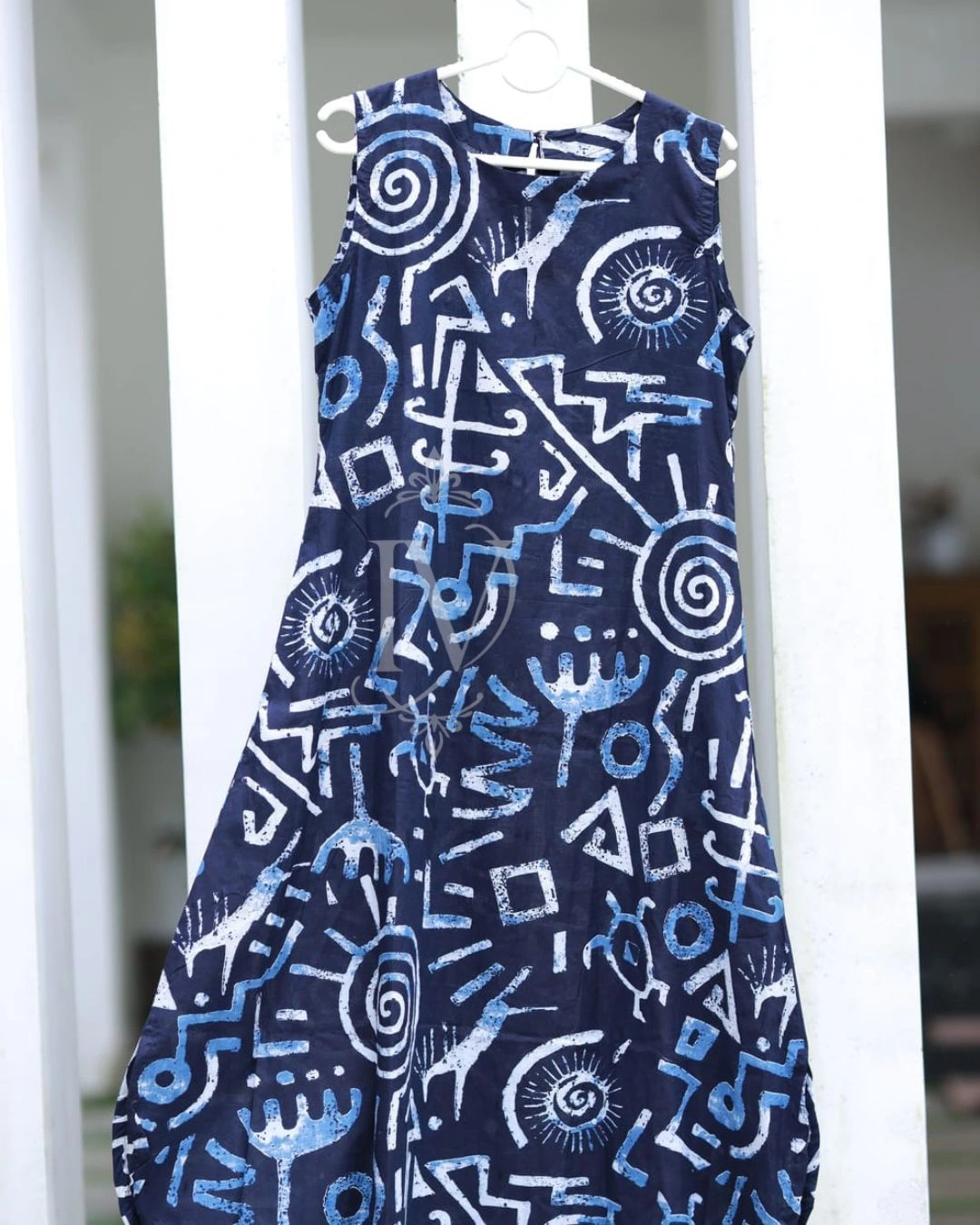 Timeless Elegant Indigo Print Dress 5