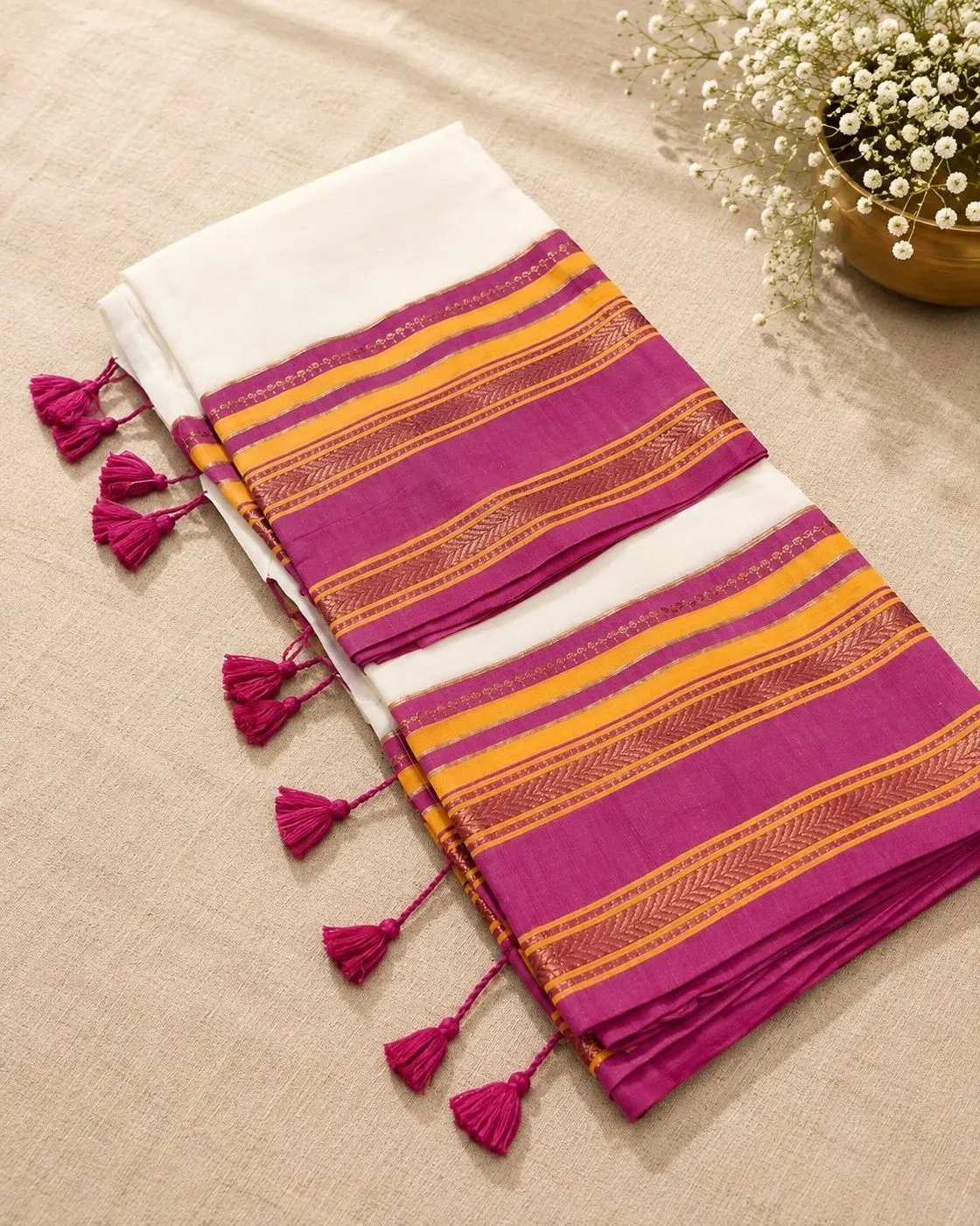 Trending Mul Cotton Saree – White & Magenta 1