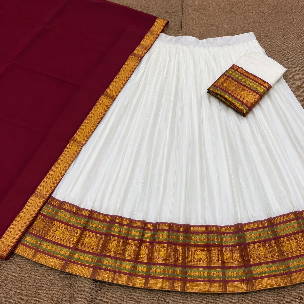Kaveri Maroon & White Mul Cotton Davani