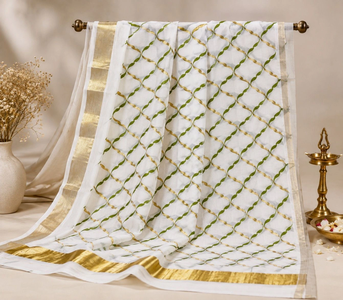 Olive Chain Kuthampully Handloom Cotton Saree | Traditional Kerala Handloom Saree with Gold Border 4