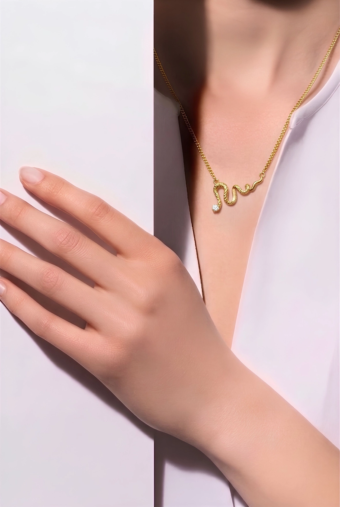 SERPENTINE CHARM NECKLACE 2