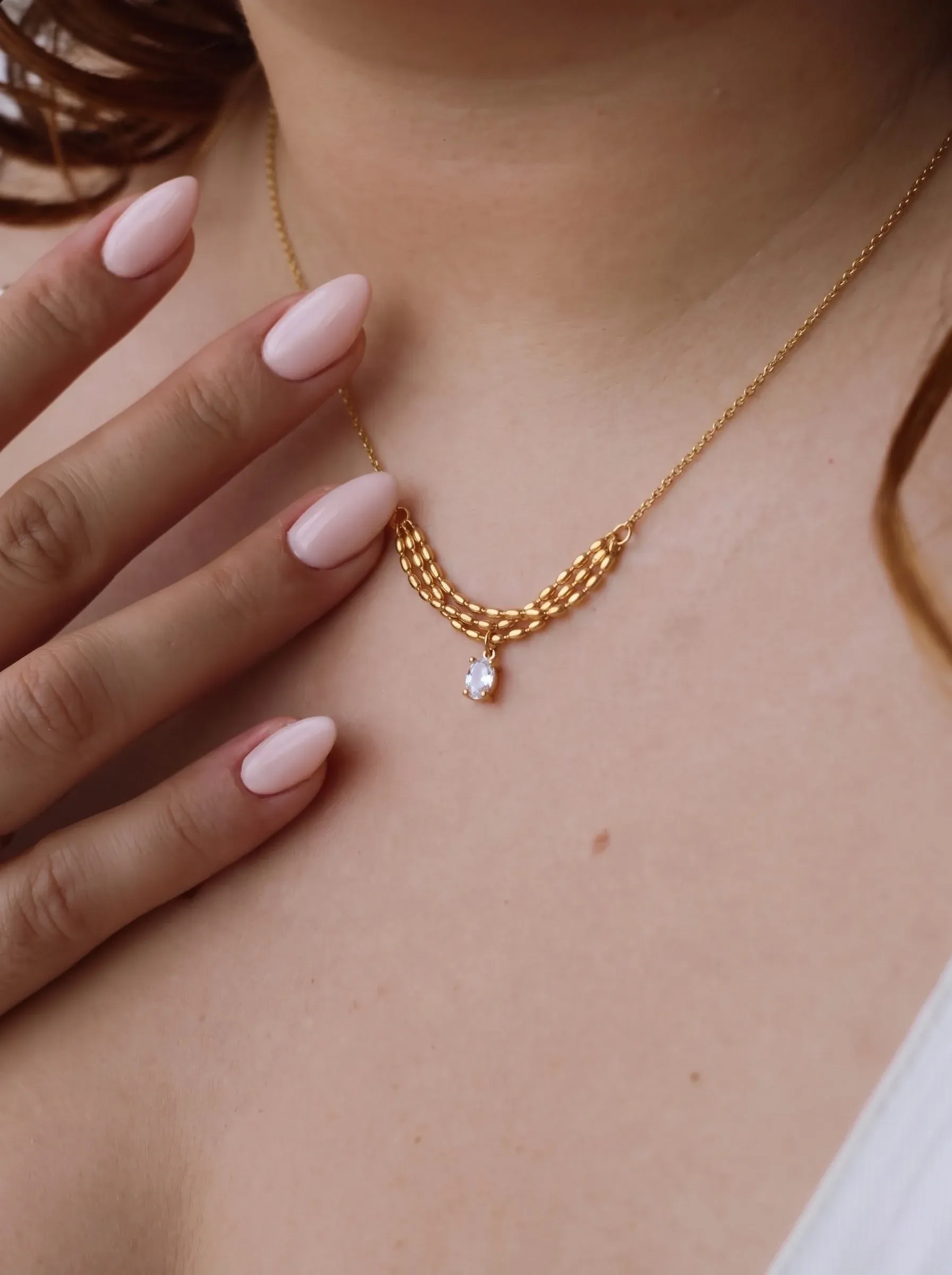 ZEPHYRA GLOW NECKLACE 2