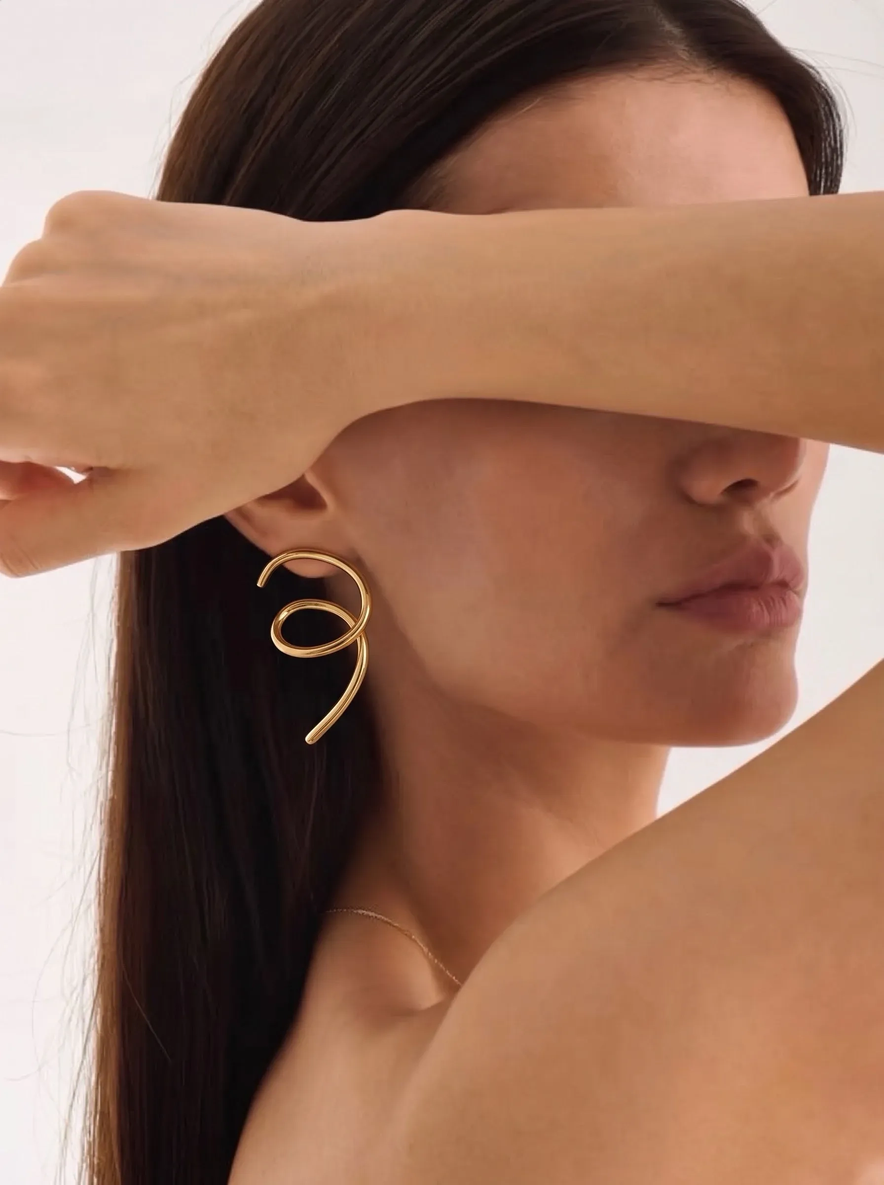 ZEPHYR SWIRL EARRING 2