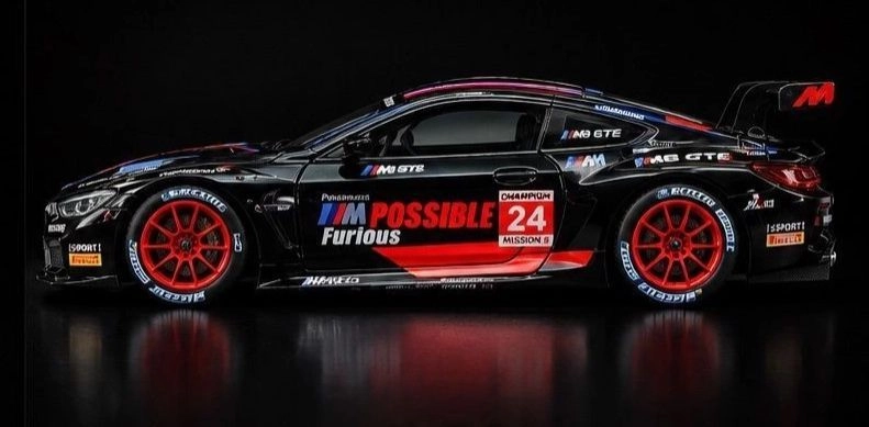 BMW M8 COMPETITION 4