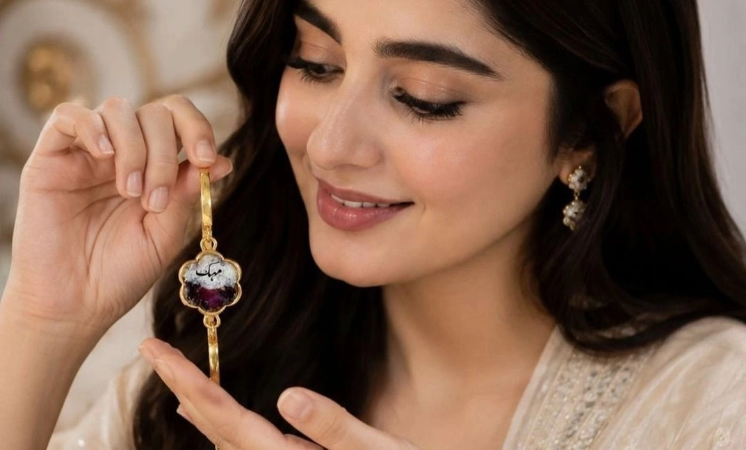 Bracelet With Preserved Roses
