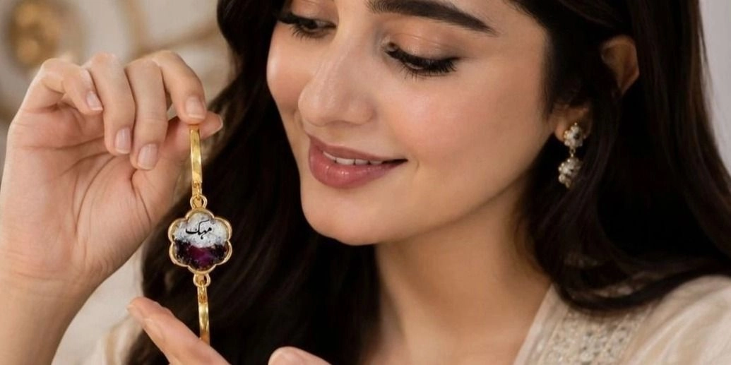 Bracelet With Preserved Roses