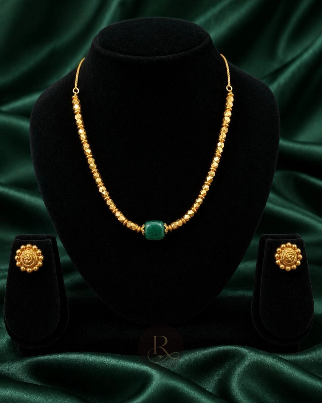 Èlan Veda- Antique Gold Bead Necklace with Matching Stud Earrings 3