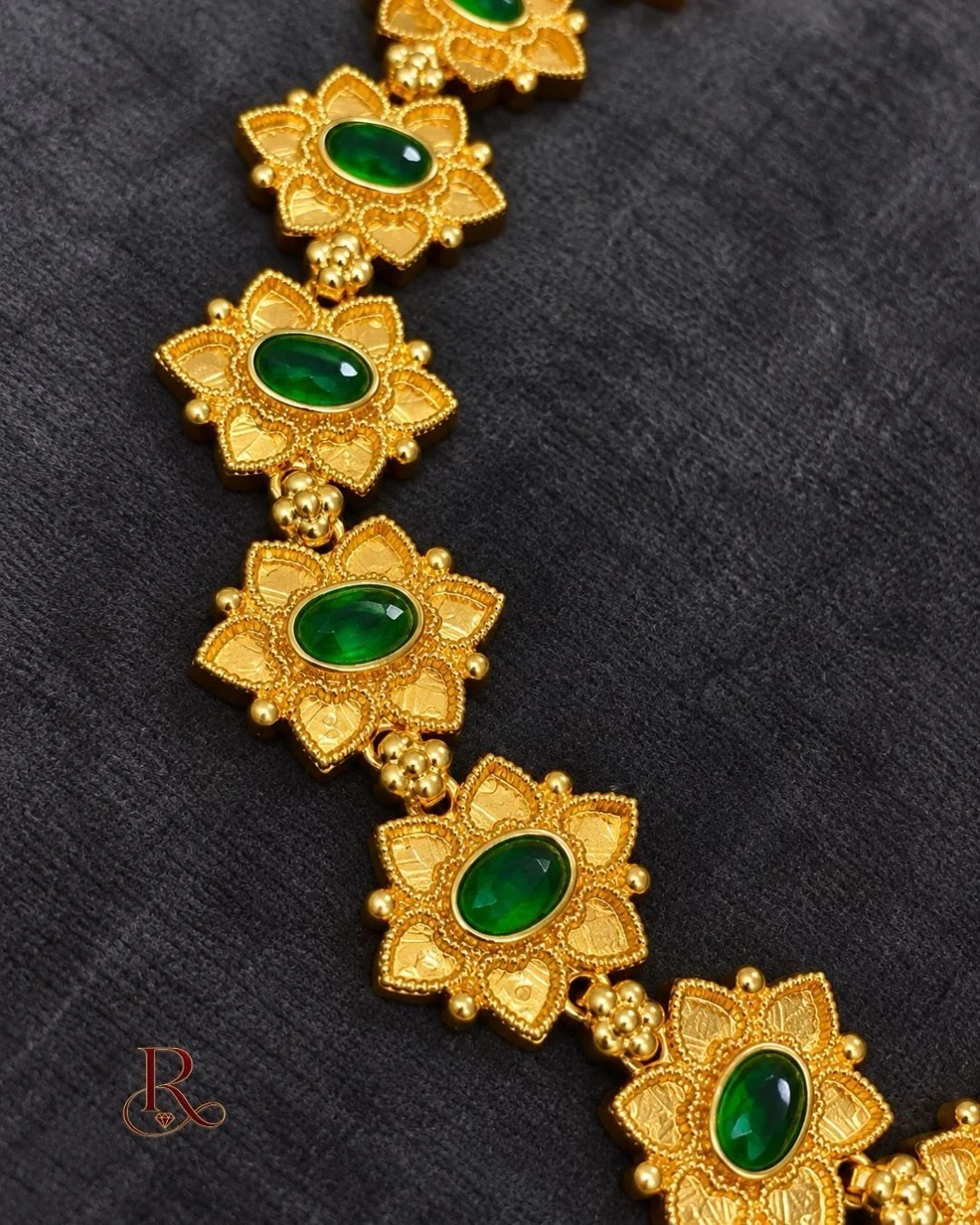 Rêve Royale Floral Kemp Necklace- 18K Gold Plated Floral Motif Kemp Stone Choker Necklace-Emerald Green 3
