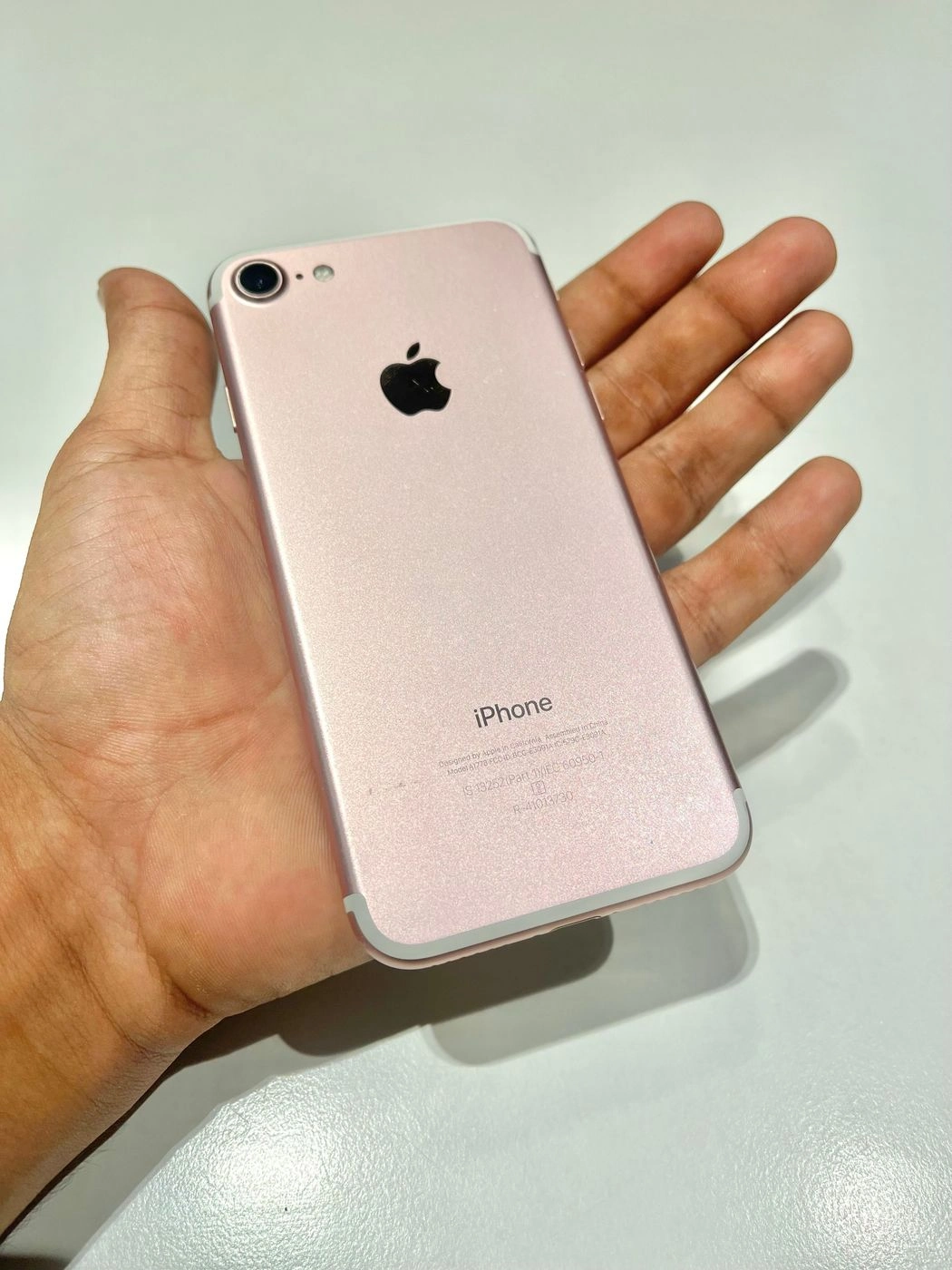 iPhone 7 (32gb)- Rose gold 6
