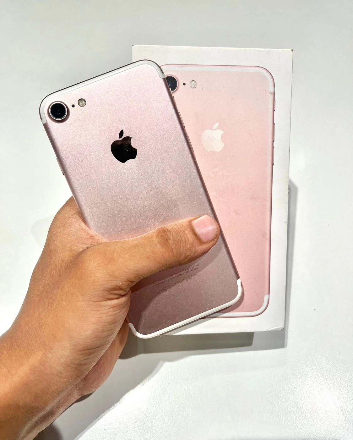 iPhone 7 (32gb)- Rose gold 7