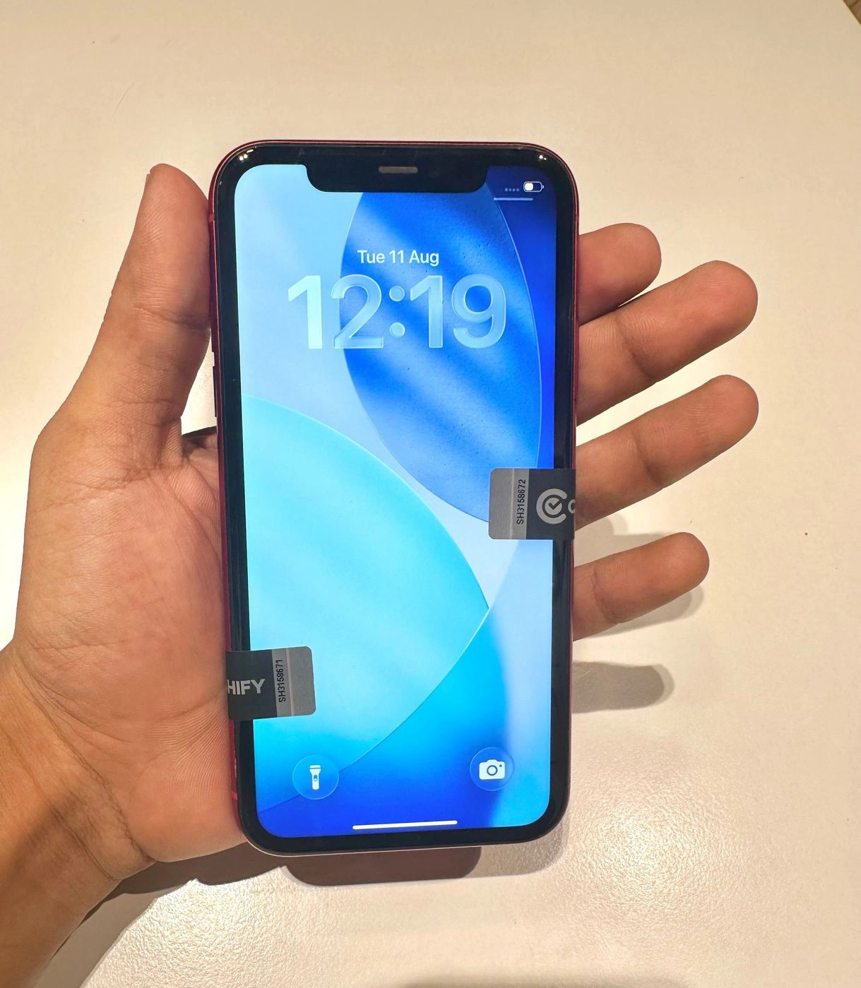iPhone 11 (128gb)- Red 4