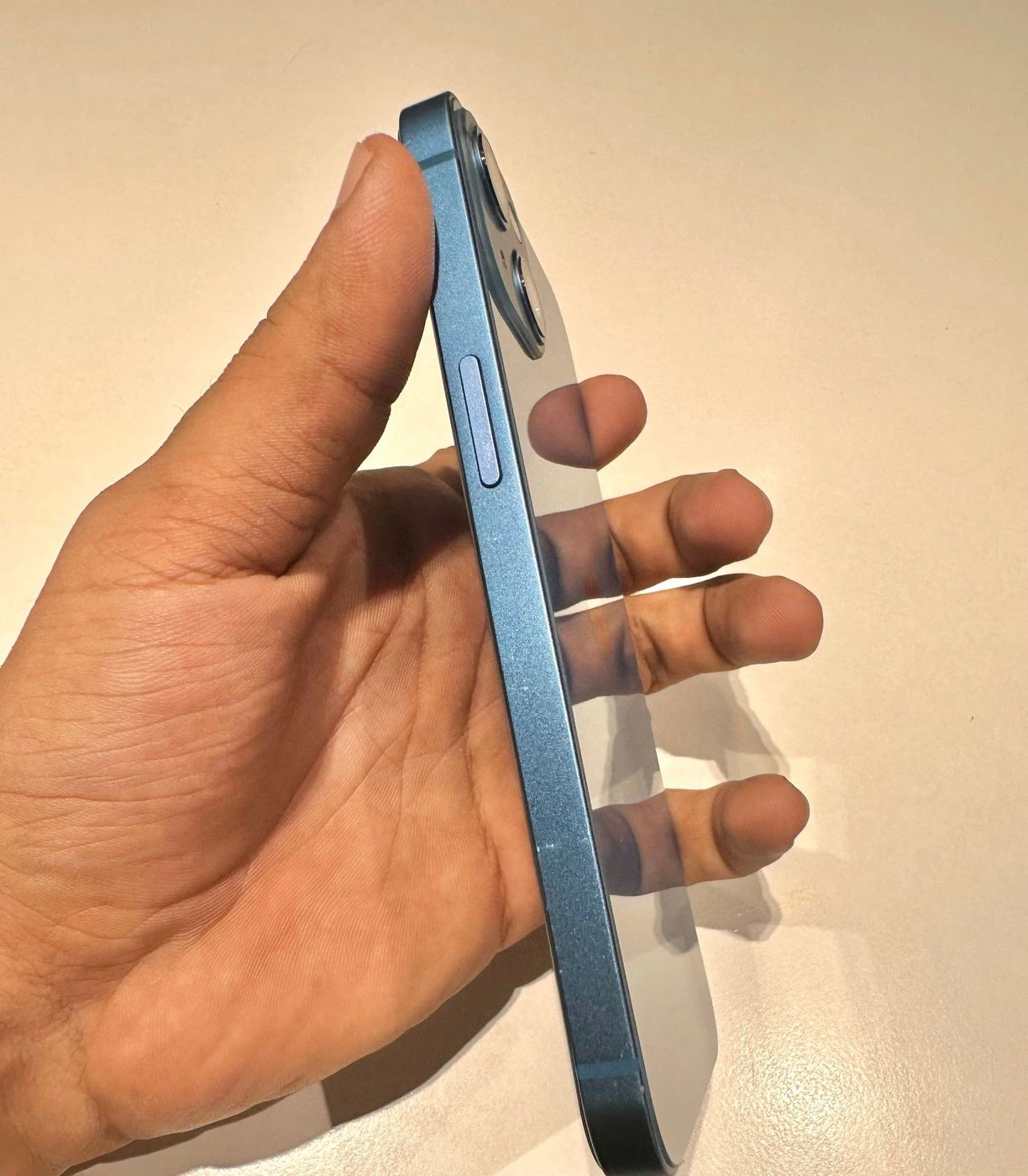 iPhone 13 (128gb) Blue 3